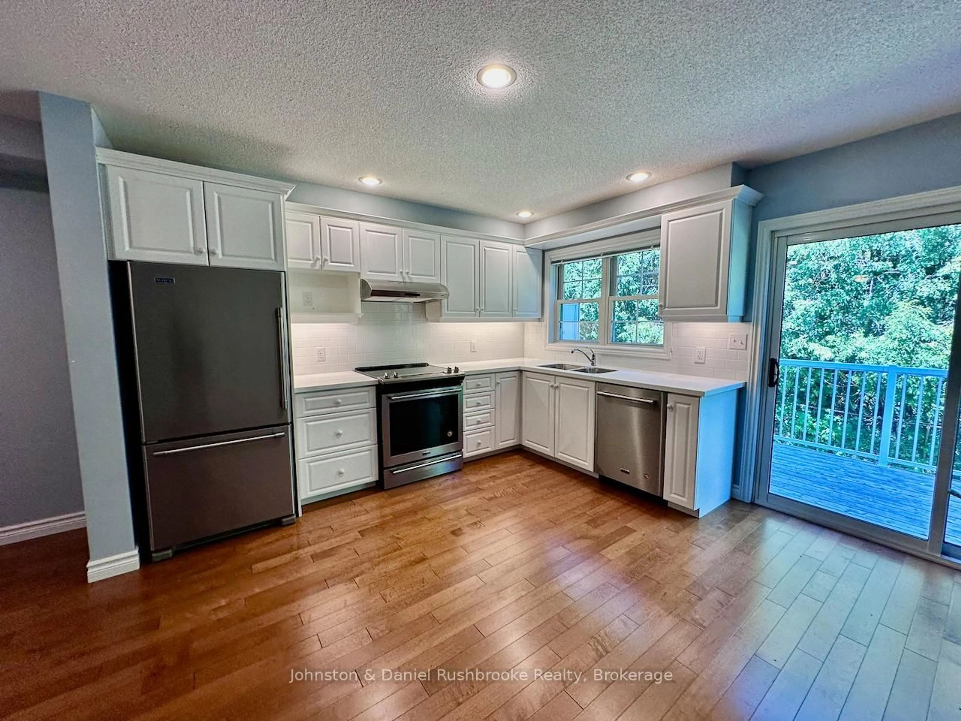 Open concept kitchen, unknown for 273 Hiram St, Bracebridge Ontario P1L 1R7