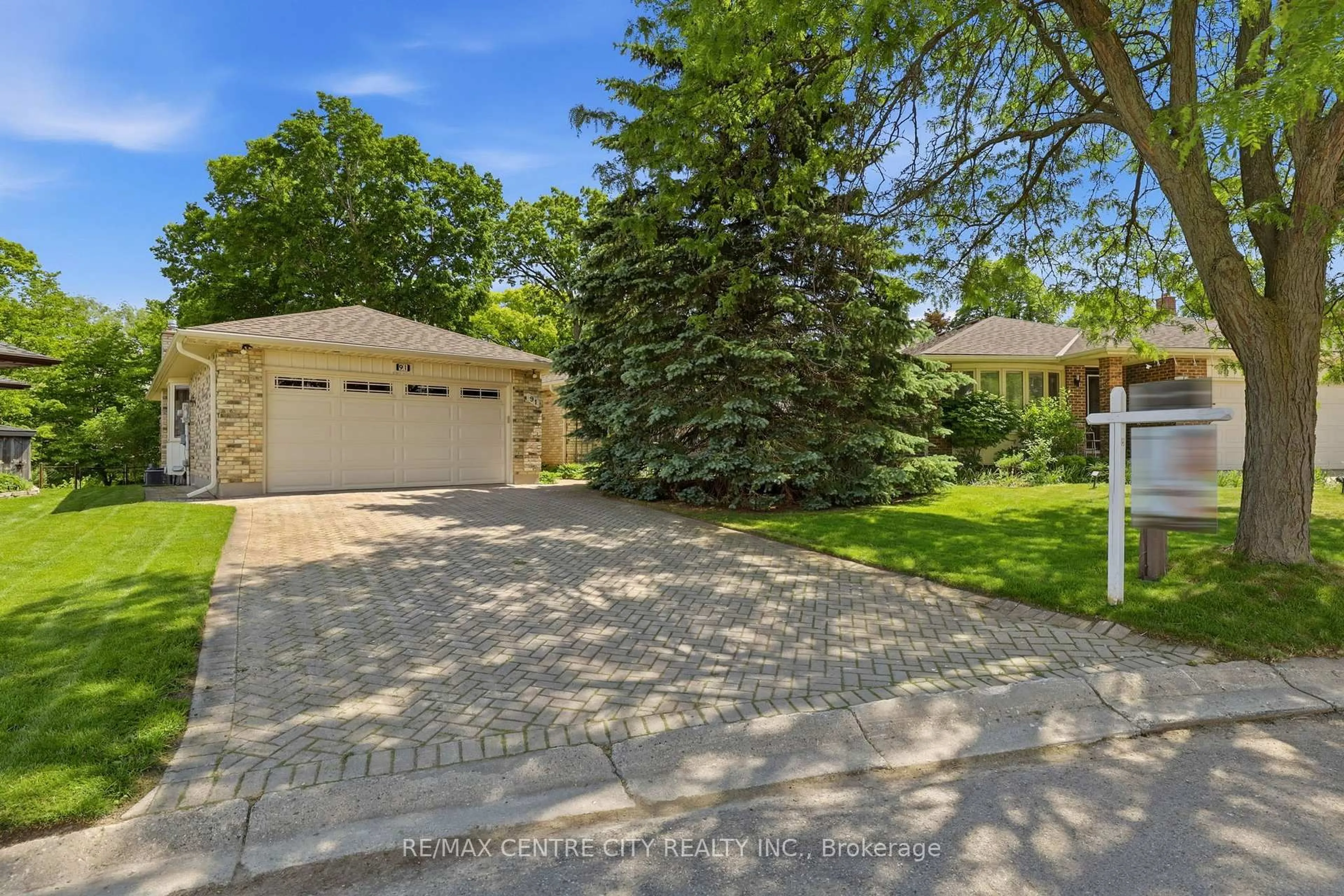 A pic from outside/outdoor area/front of a property/back of a property/a pic from drone, street for 91 Sweetbriar Crt, London East Ontario N5Y 5E9