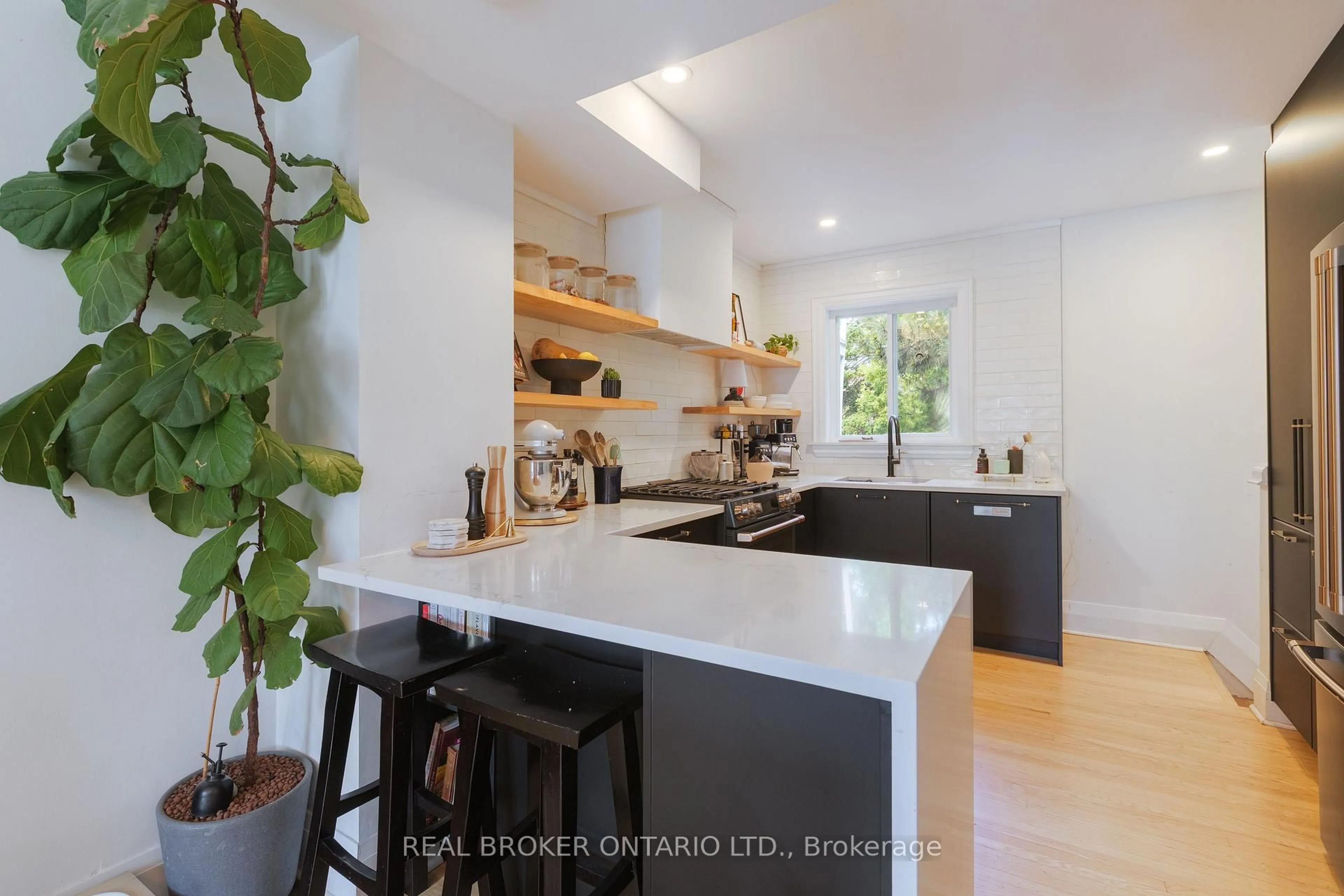 Open concept kitchen, unknown for 41 Park Row, Hamilton Ontario L8H 4E3