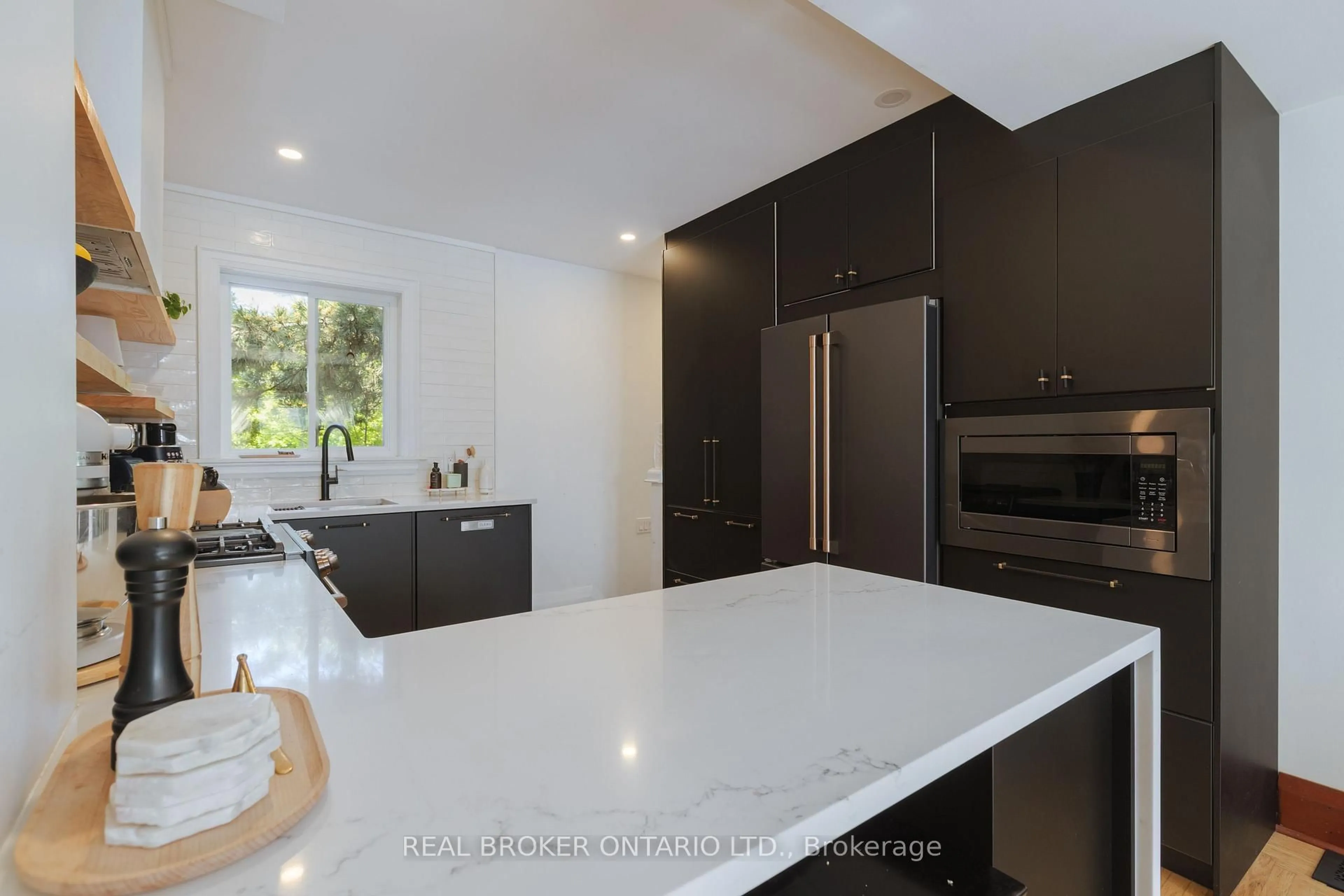 Contemporary kitchen, ceramic/tile floor for 41 Park Row, Hamilton Ontario L8H 4E3