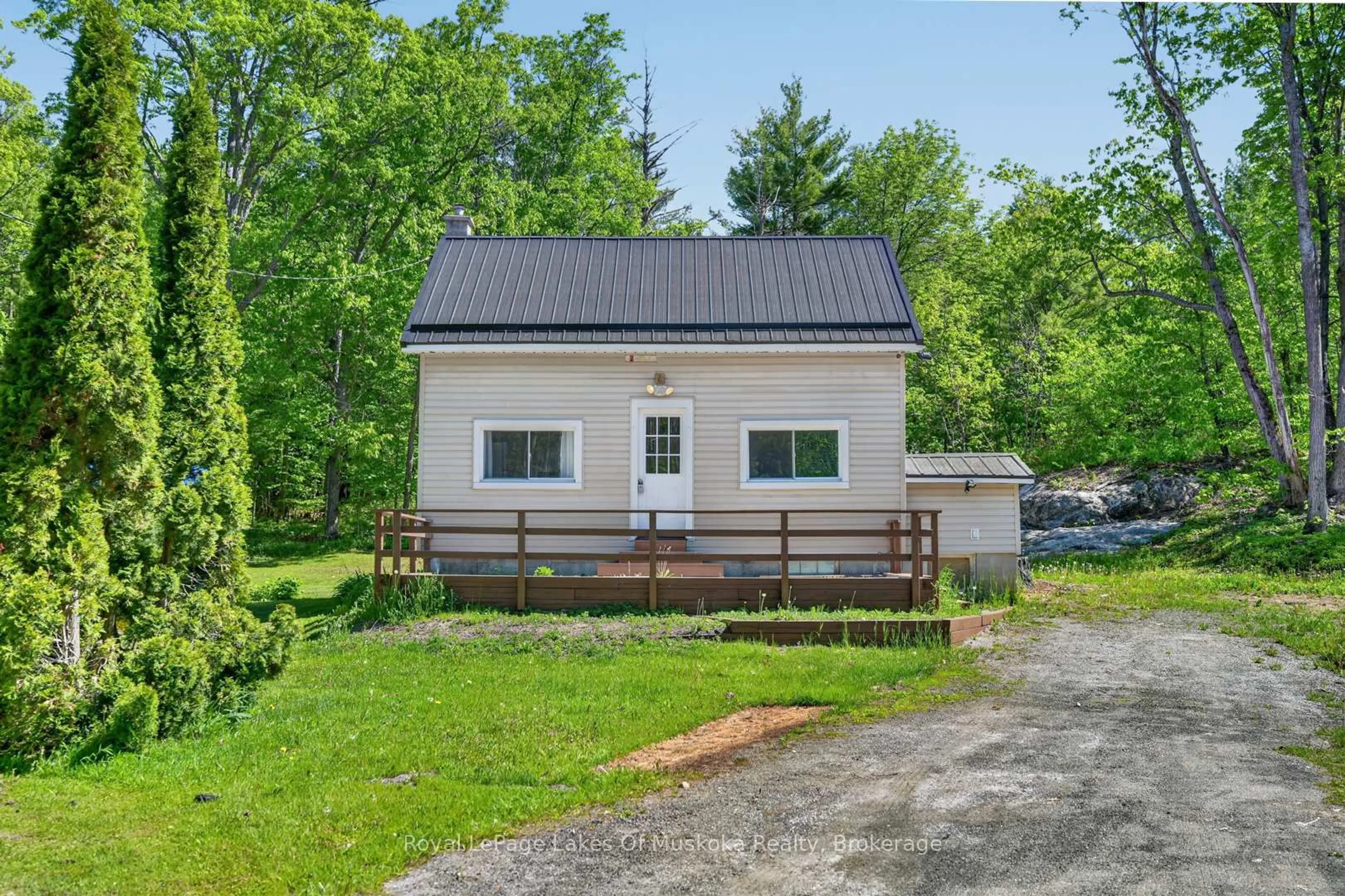 Shed for 1018 Sniders Bay Rd, Gravenhurst Ontario P1P 1R2