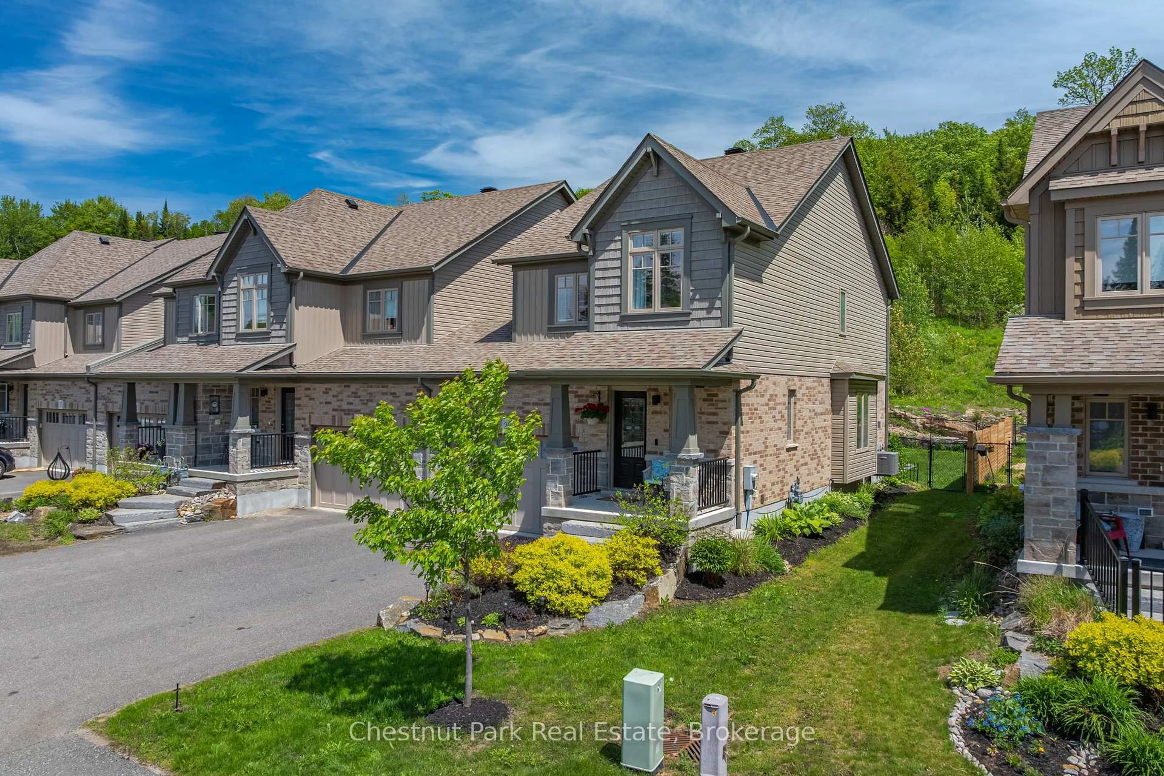 A pic from outside/outdoor area/front of a property/back of a property/a pic from drone, unknown for 29 Kelsey Madison Crt, Huntsville Ontario P1H 1C8