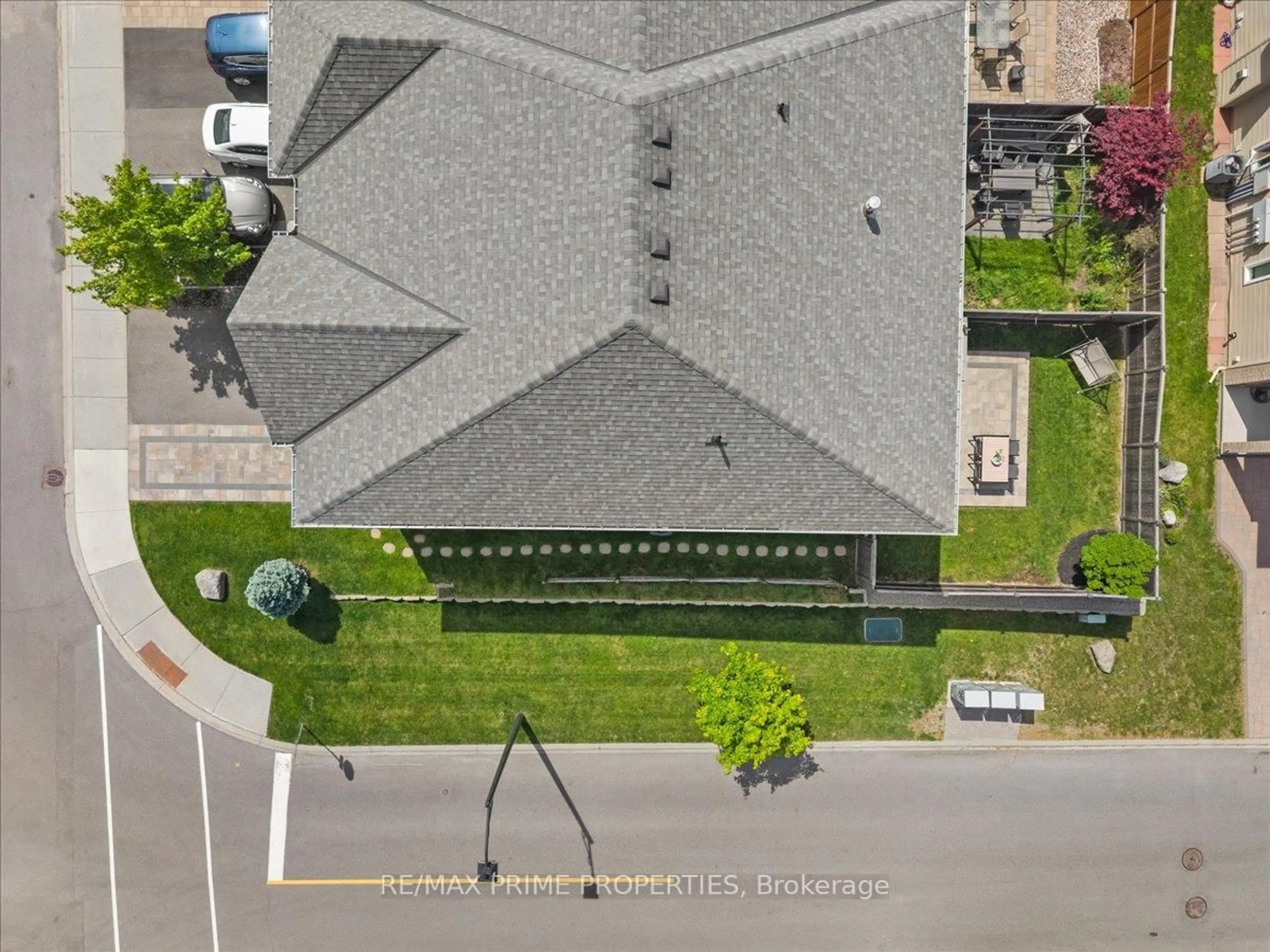 A pic from outside/outdoor area/front of a property/back of a property/a pic from drone, street for 717 Rue Du Cartographe St, Ottawa Ontario K4A 0Y8