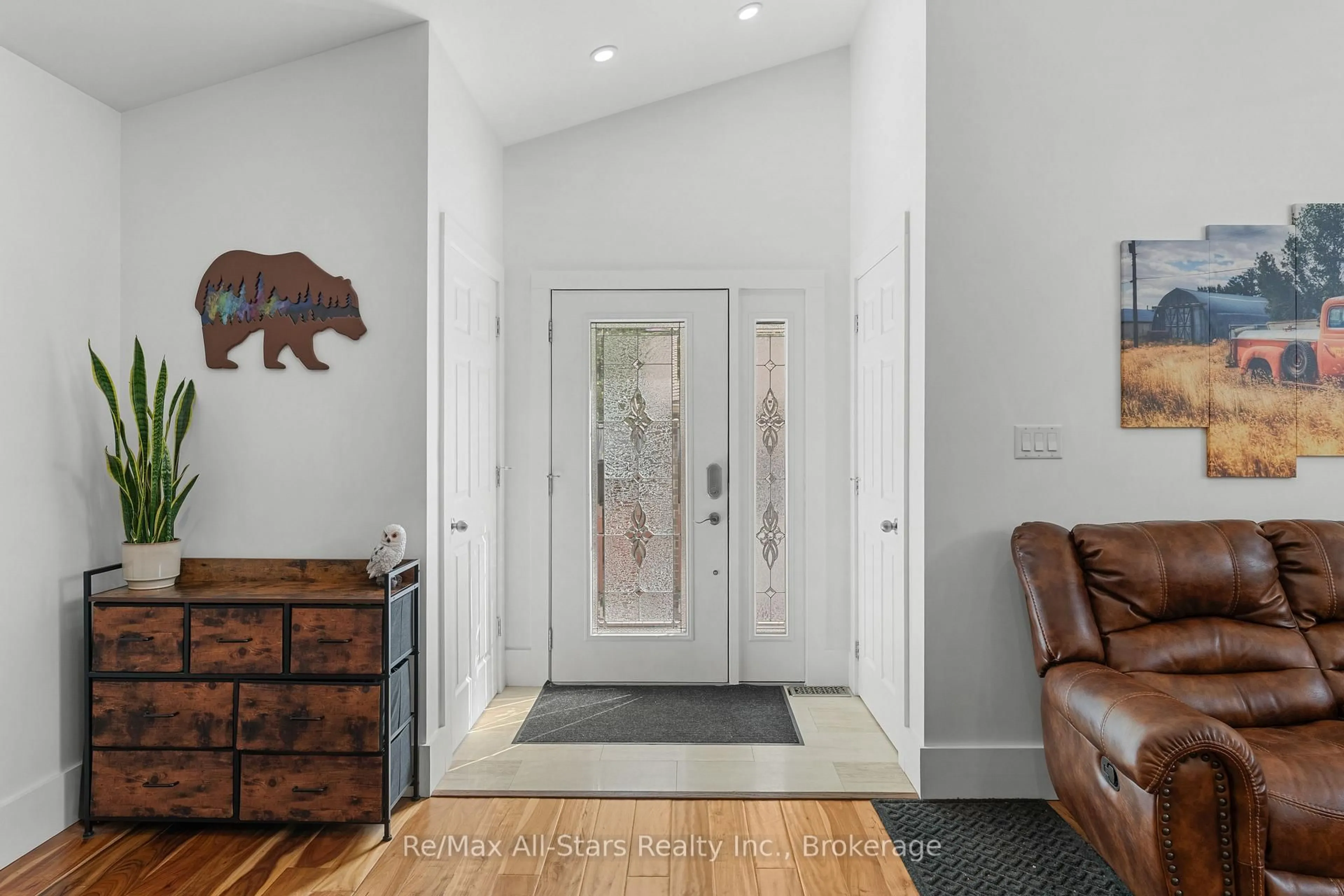 Indoor entryway for 728 Galway Rd, Trent Lakes Ontario K0M 2A0