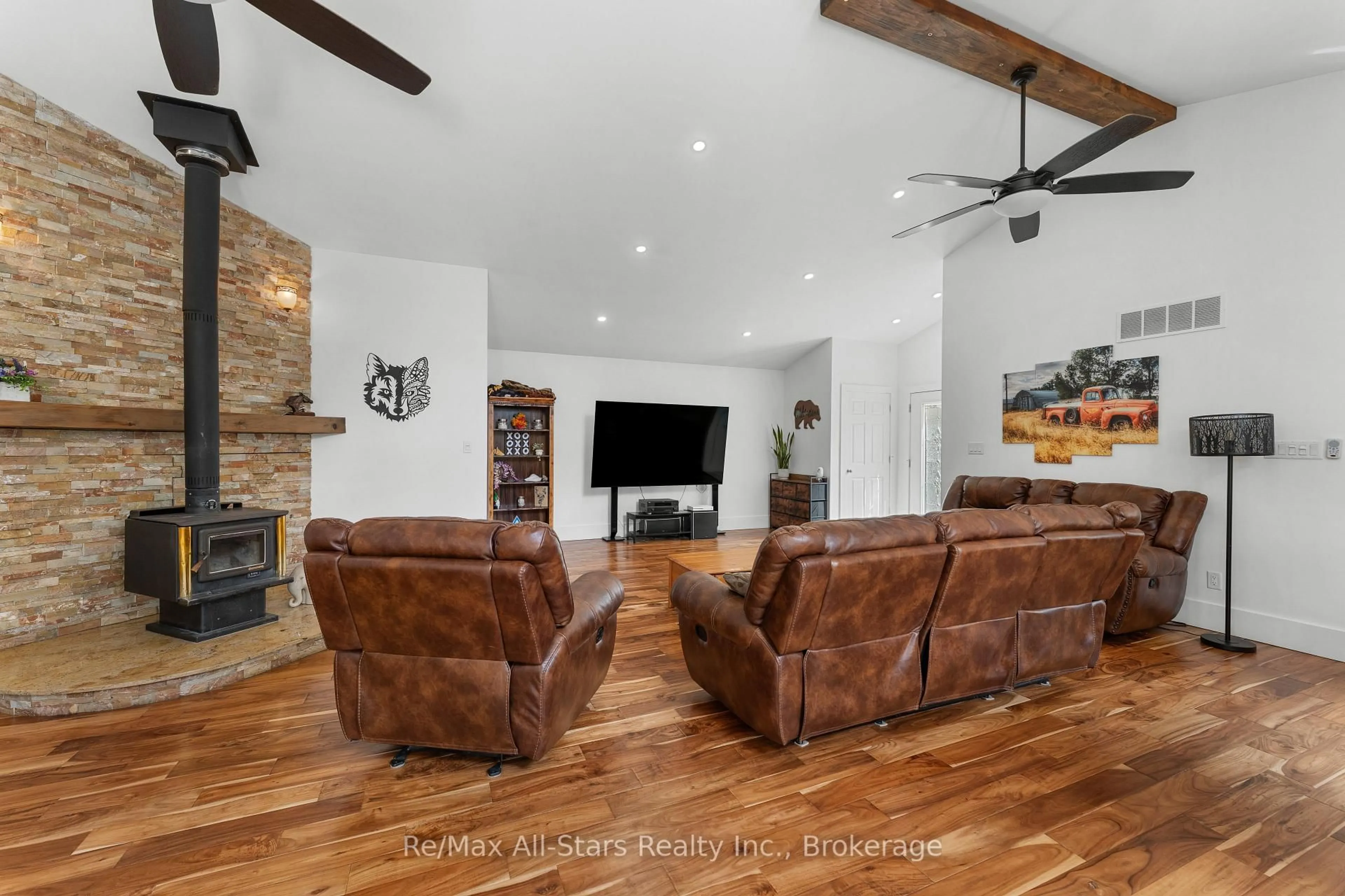 Living room with furniture, unknown for 728 Galway Rd, Trent Lakes Ontario K0M 2A0
