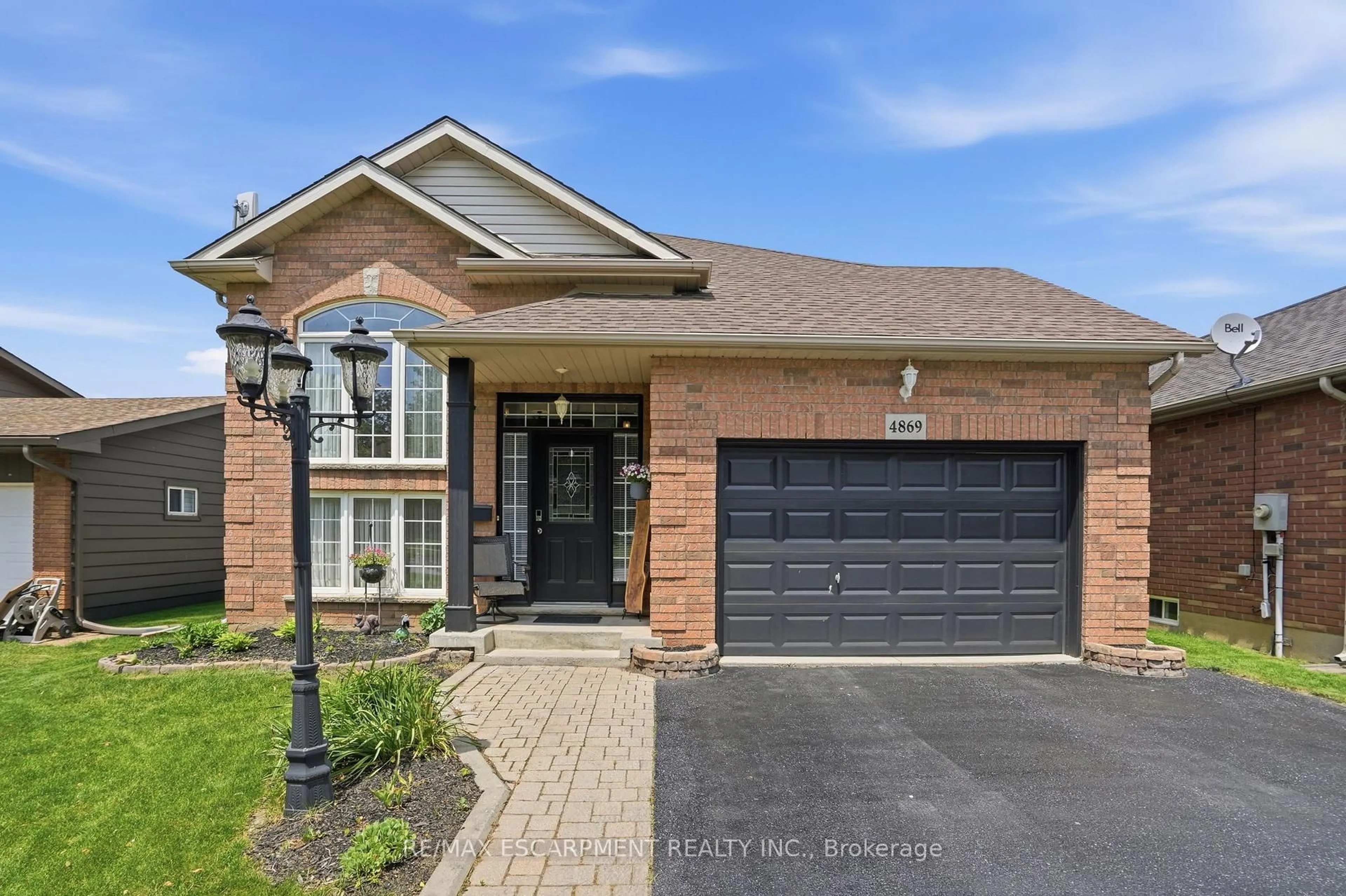 Home with brick exterior material, street for 4869 Cherrywood Dr, Lincoln Ontario L3J 0G3