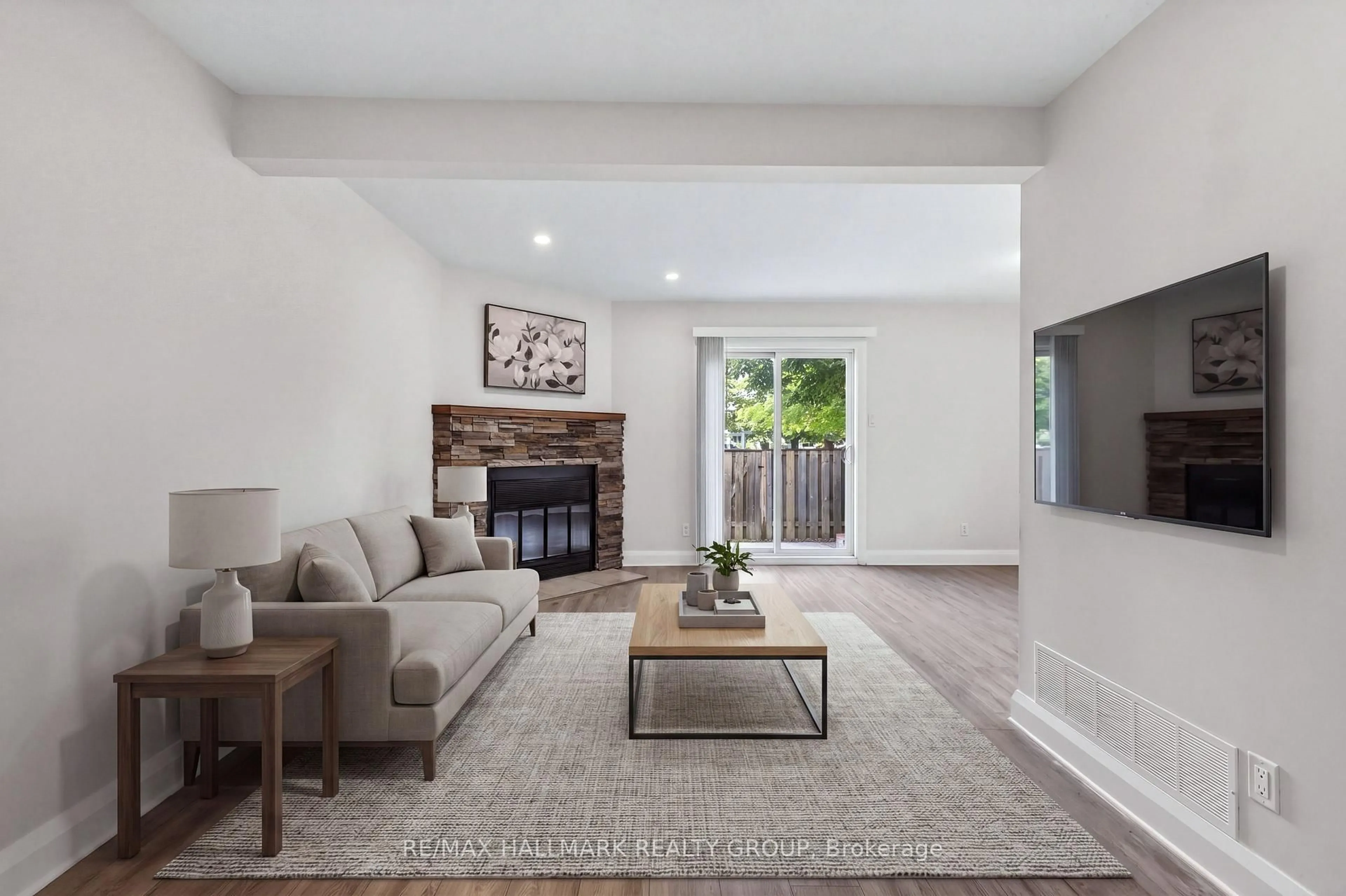 Living room with furniture, unknown for 1551 Hoskins Cres, Ottawa Ontario K1C 2G3