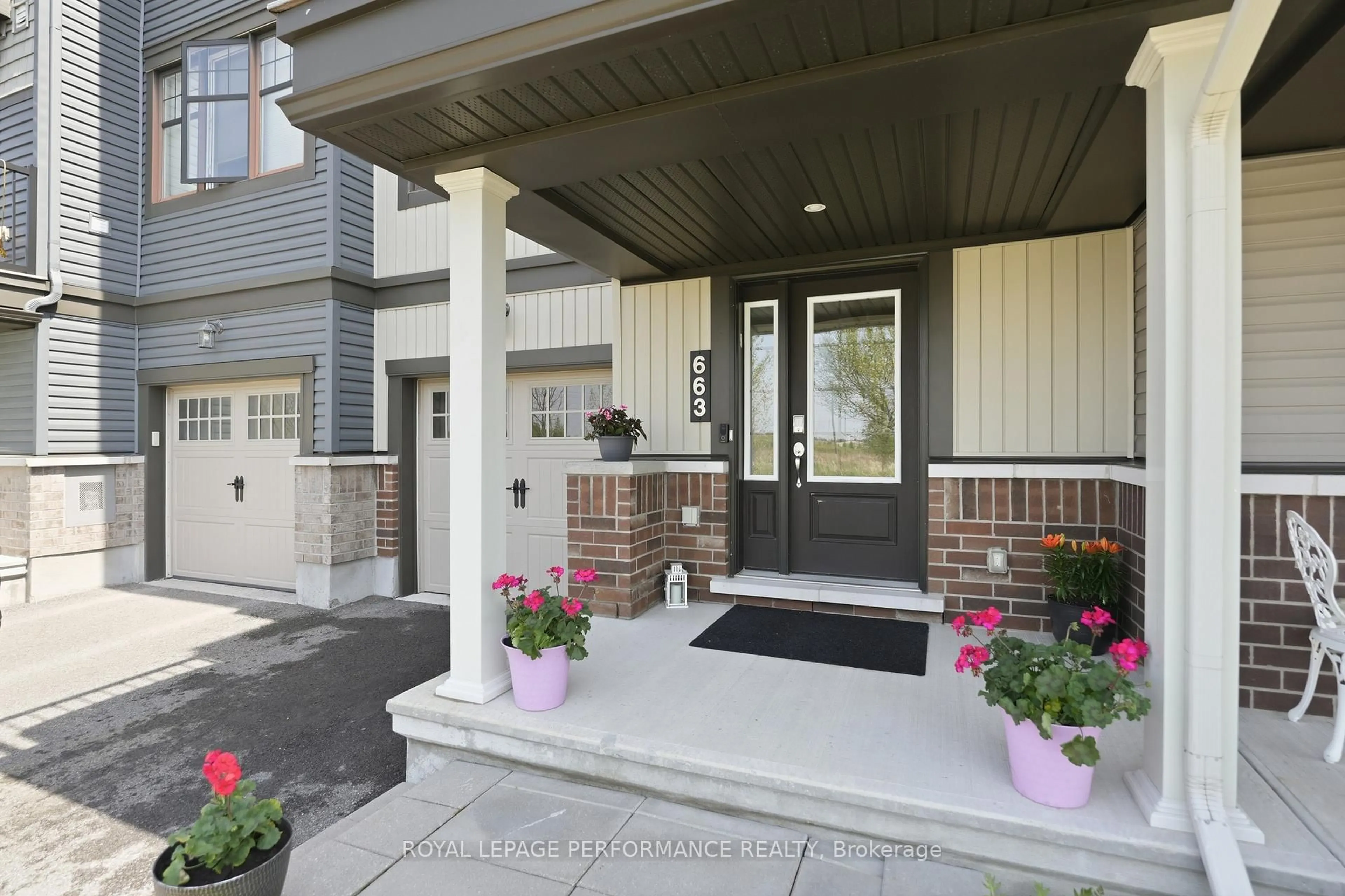 Indoor entryway for 663 Trigoria Cres, Ottawa Ontario K4A 1B1
