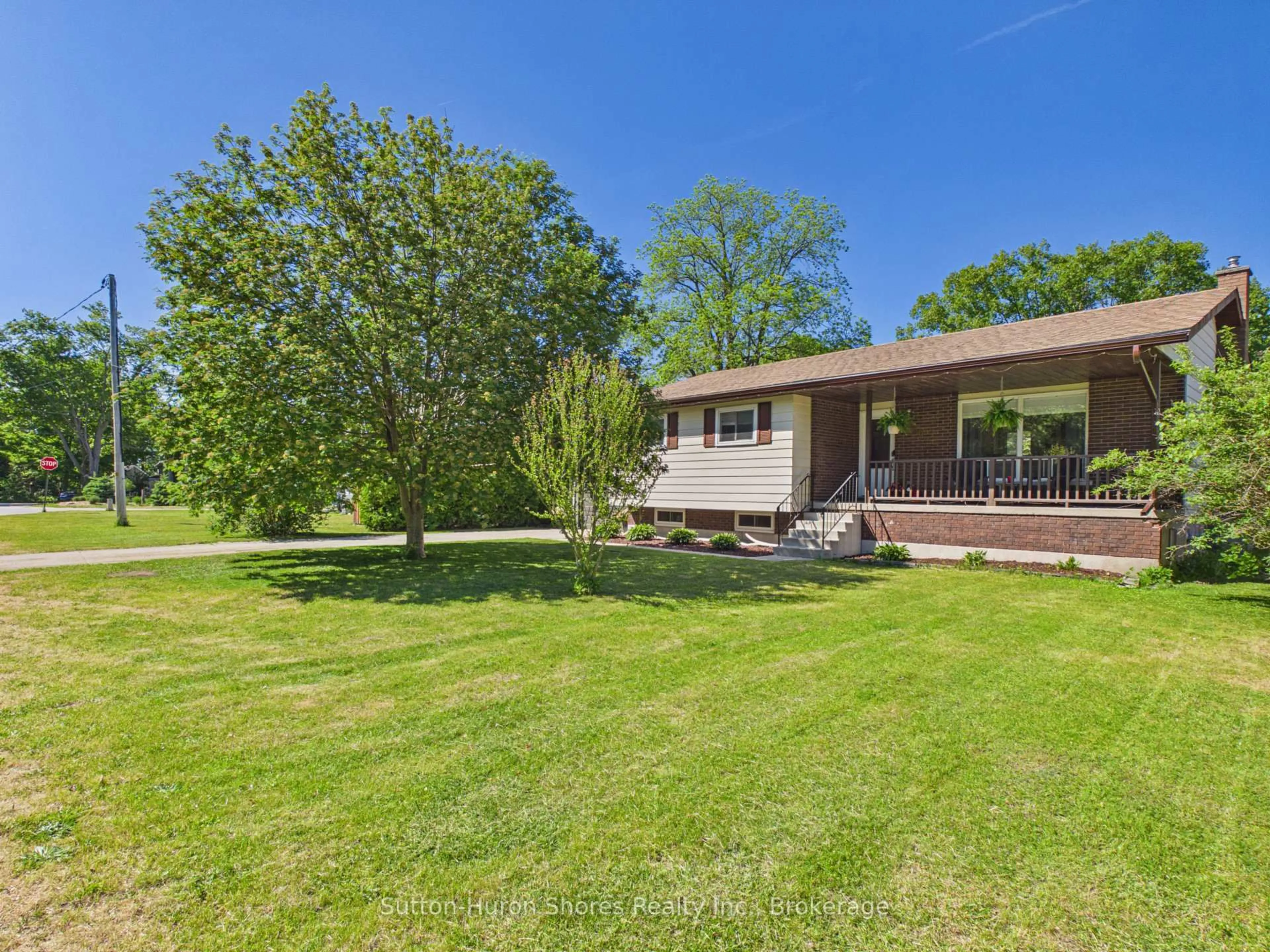 A pic from outside/outdoor area/front of a property/back of a property/a pic from drone, unknown for 336 Lansdowne St, Saugeen Shores Ontario N0H 2L0