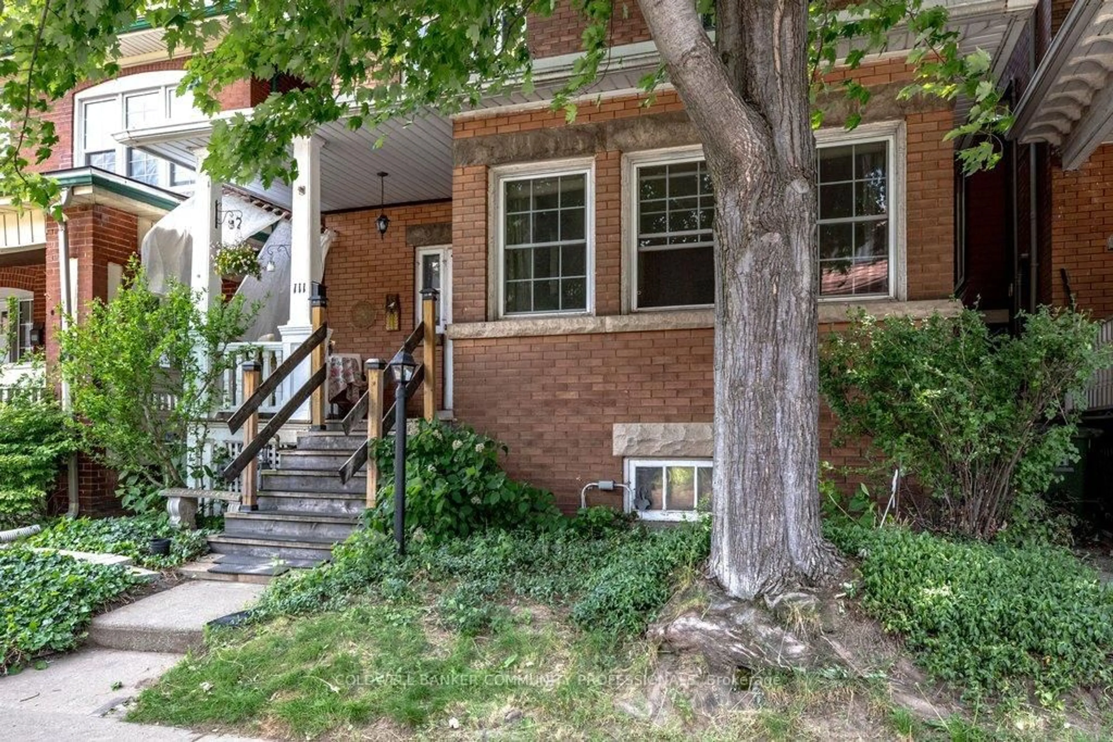 Home with brick exterior material, street for 111 Spadina Ave, Hamilton Ontario L8M 2X4
