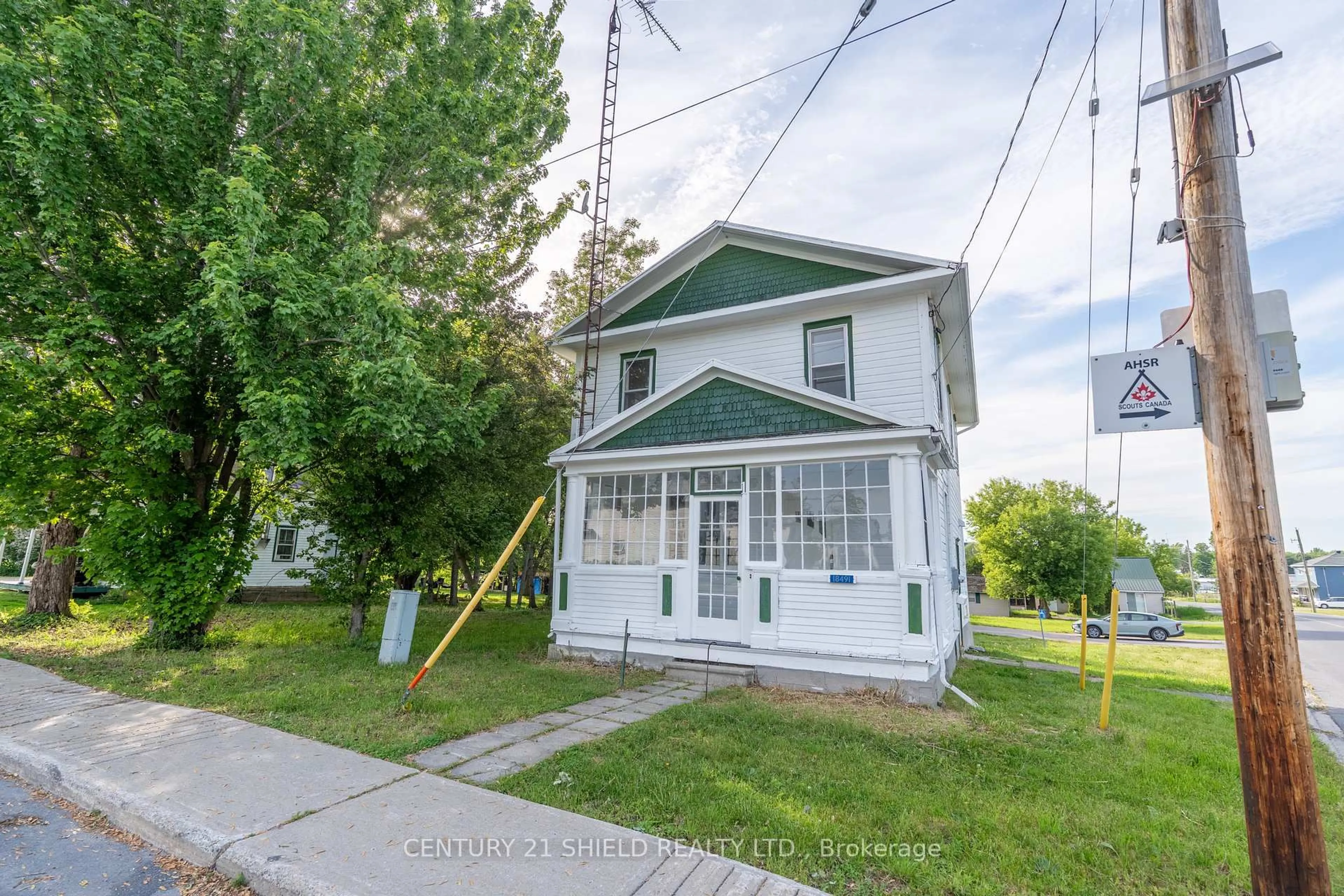 A pic from outside/outdoor area/front of a property/back of a property/a pic from drone, street for 18491 Hughie Munro St, North Glengarry Ontario K0C 1B0