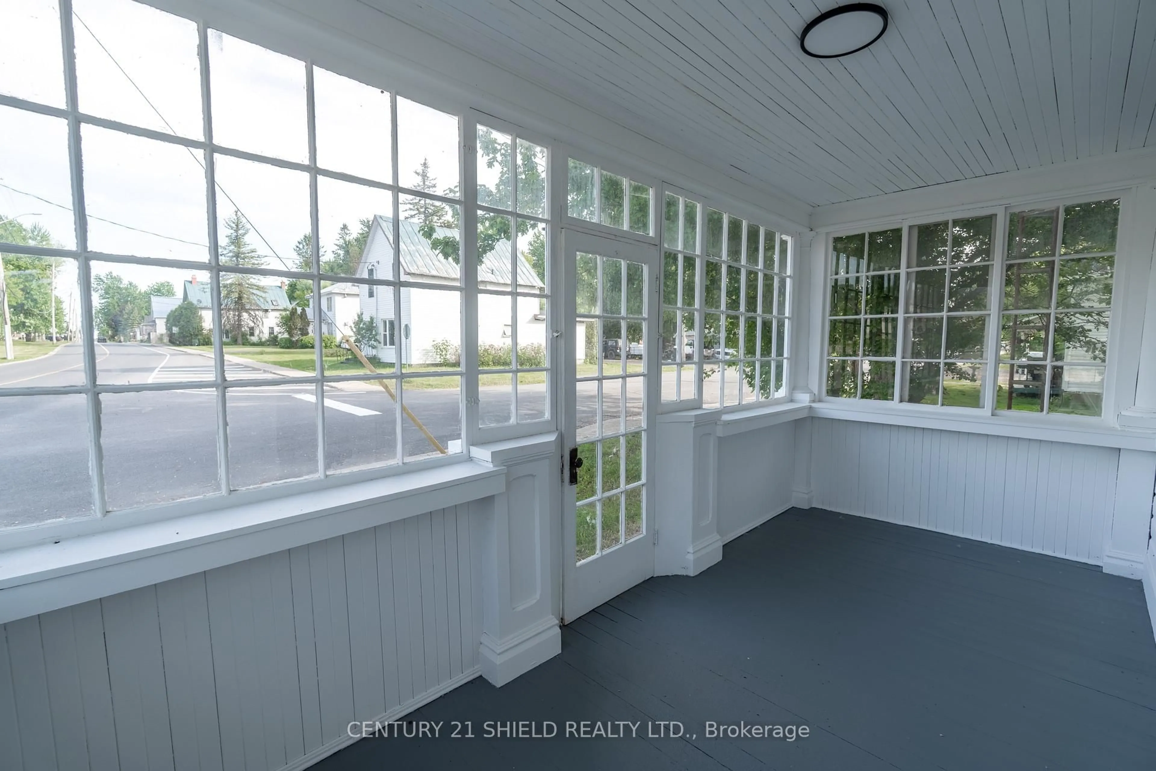 Unknown for 18491 Hughie Munro St, North Glengarry Ontario K0C 1B0