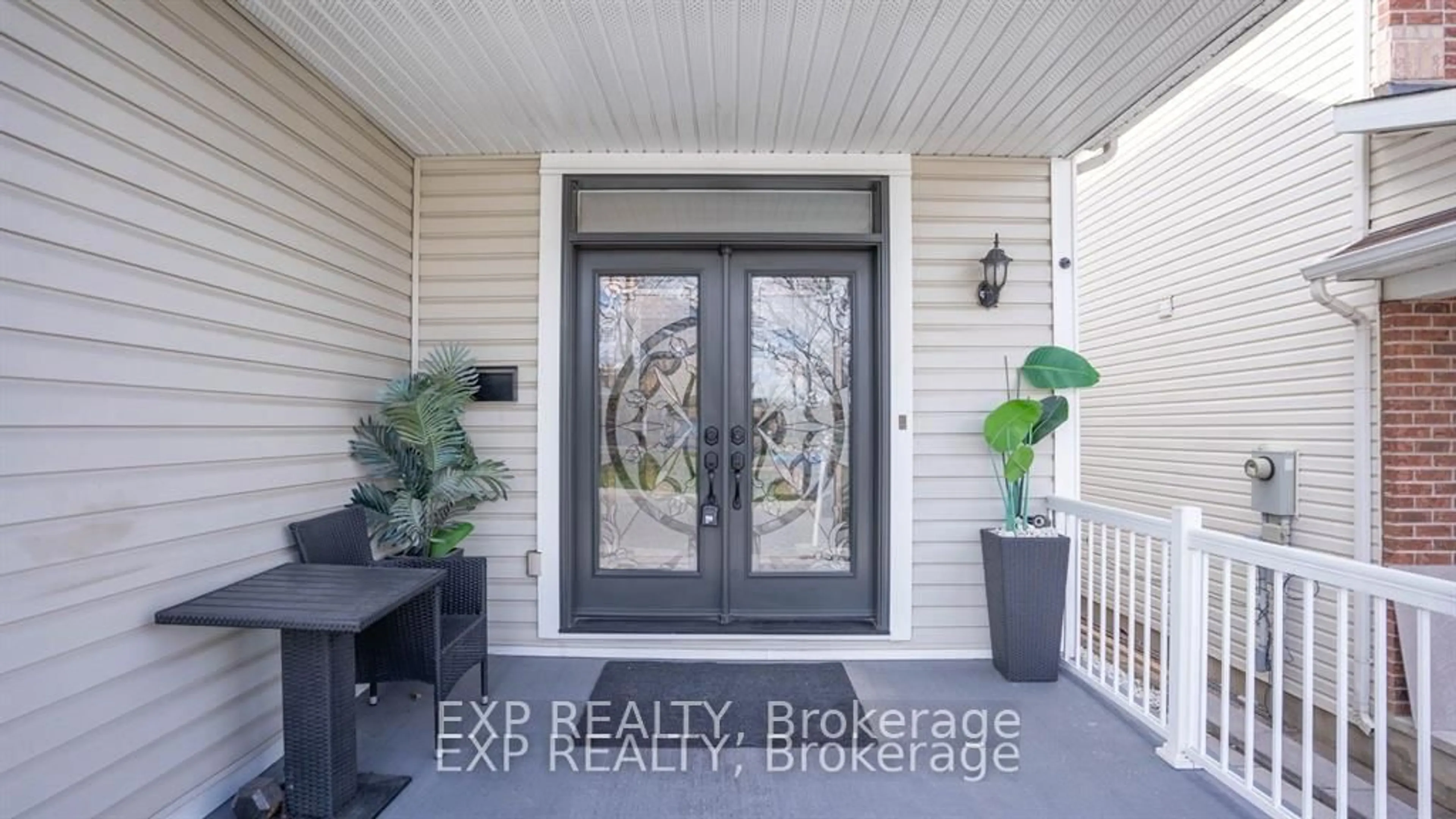 Indoor entryway for 222 DEERCROFT Ave, Nepean Ontario K2J 5K1