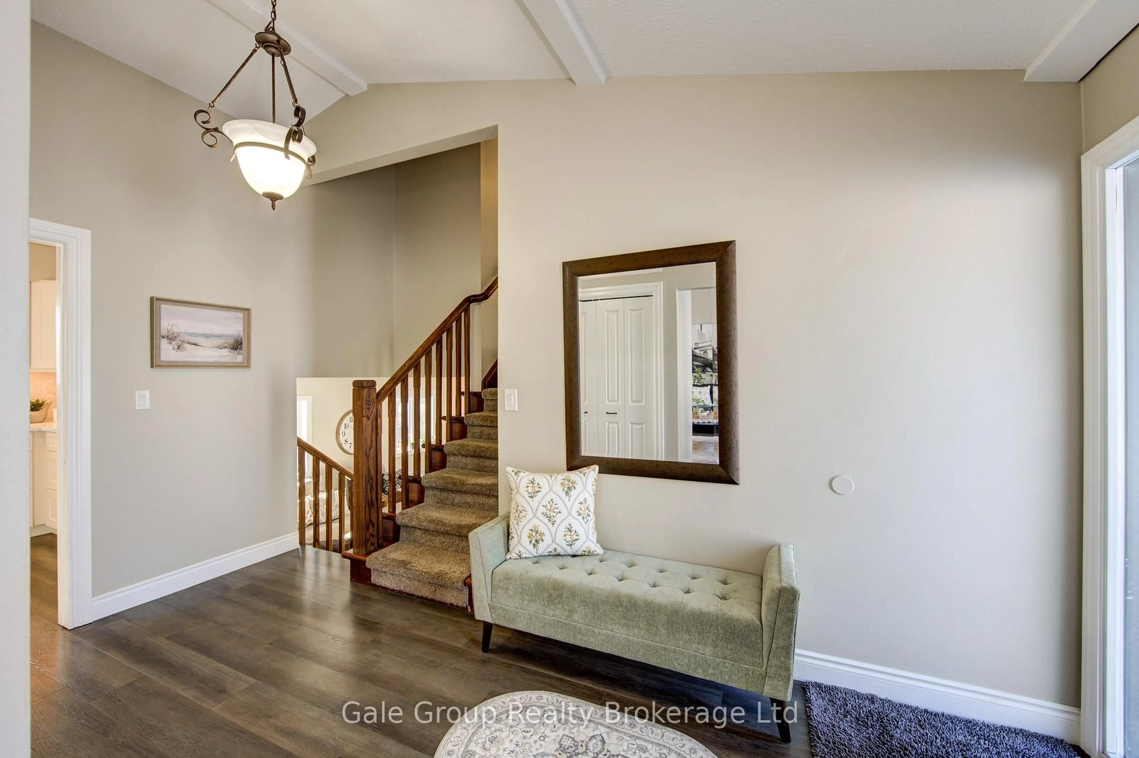 Indoor entryway for 11 Robin St, South-West Oxford Ontario N4S 7V6