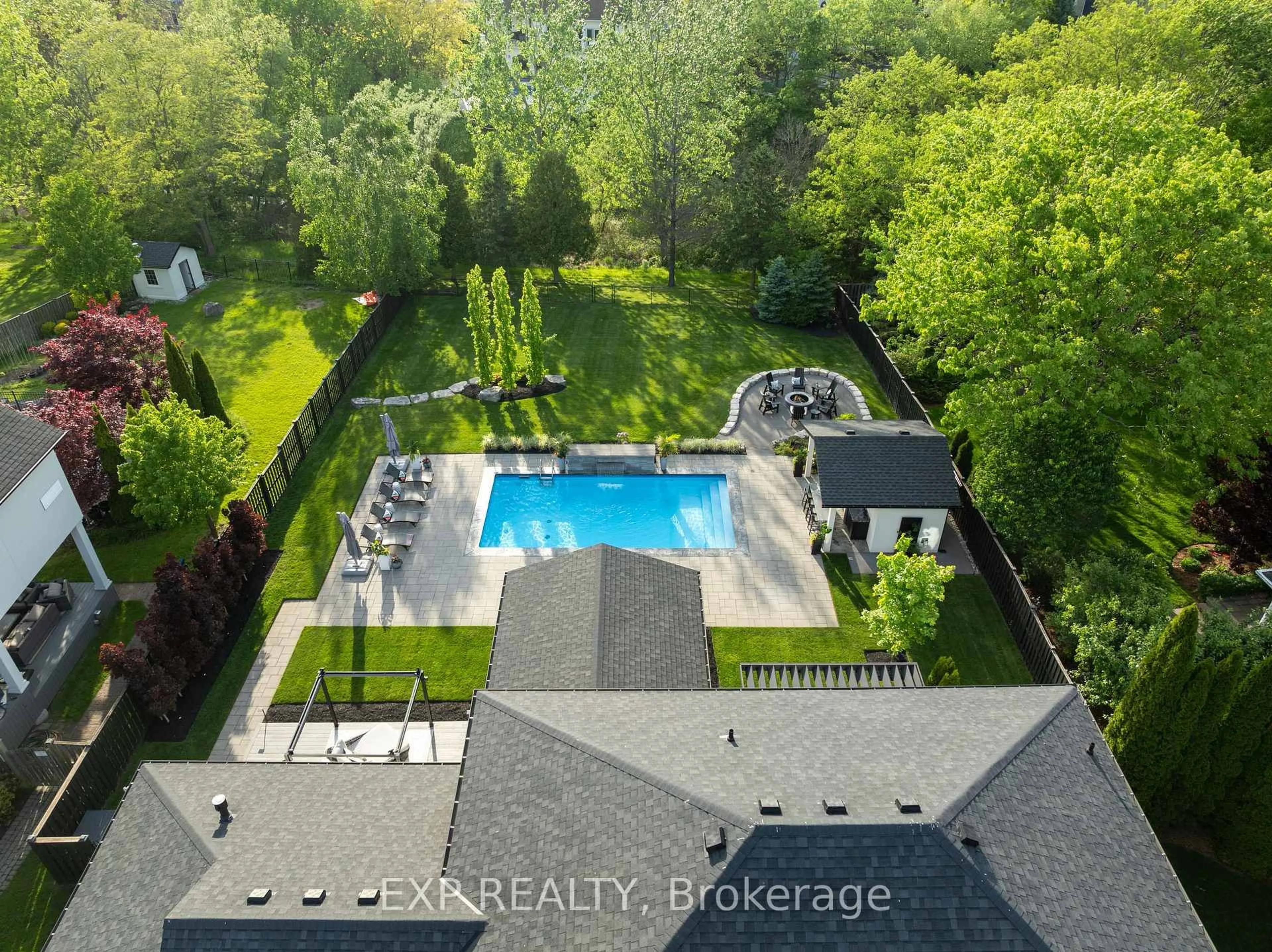 A pic from outside/outdoor area/front of a property/back of a property/a pic from drone, water/lake/river/ocean view for 3459 Notre Dame Crt, Niagara Falls Ontario L2H 2X3