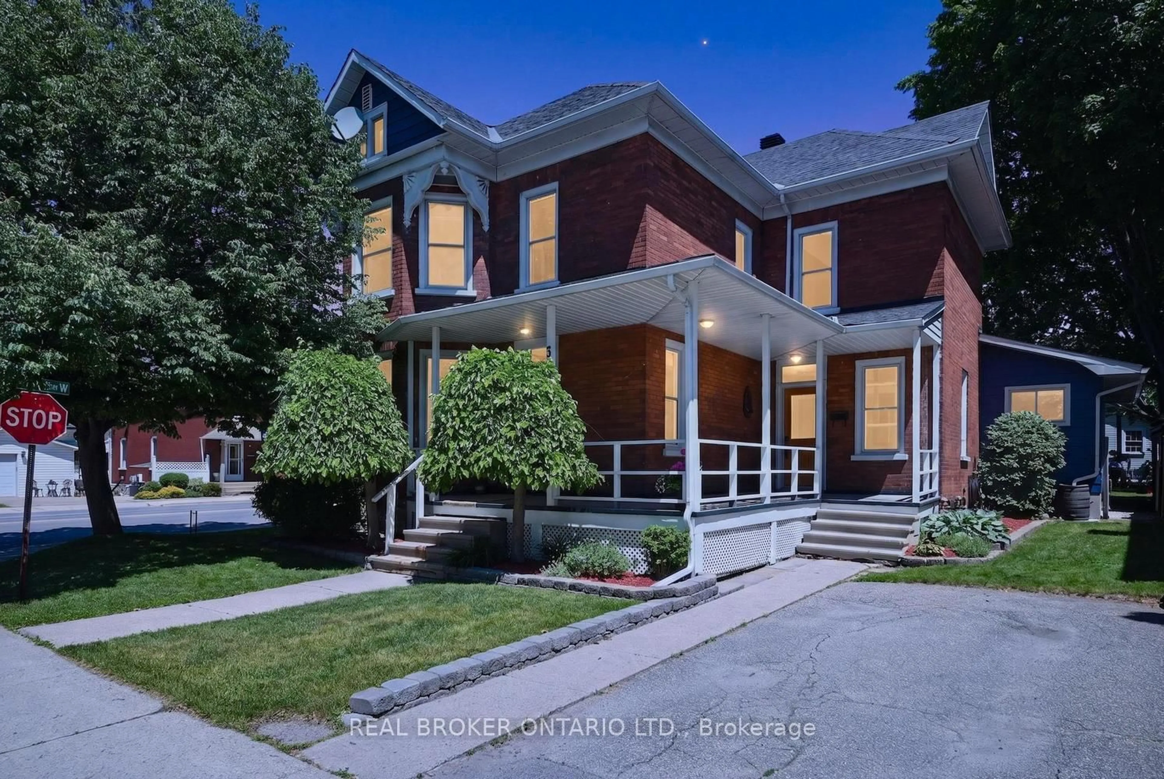 Home with brick exterior material, street for 39 Mcewen Ave, Smiths Falls Ontario K7A 2K2