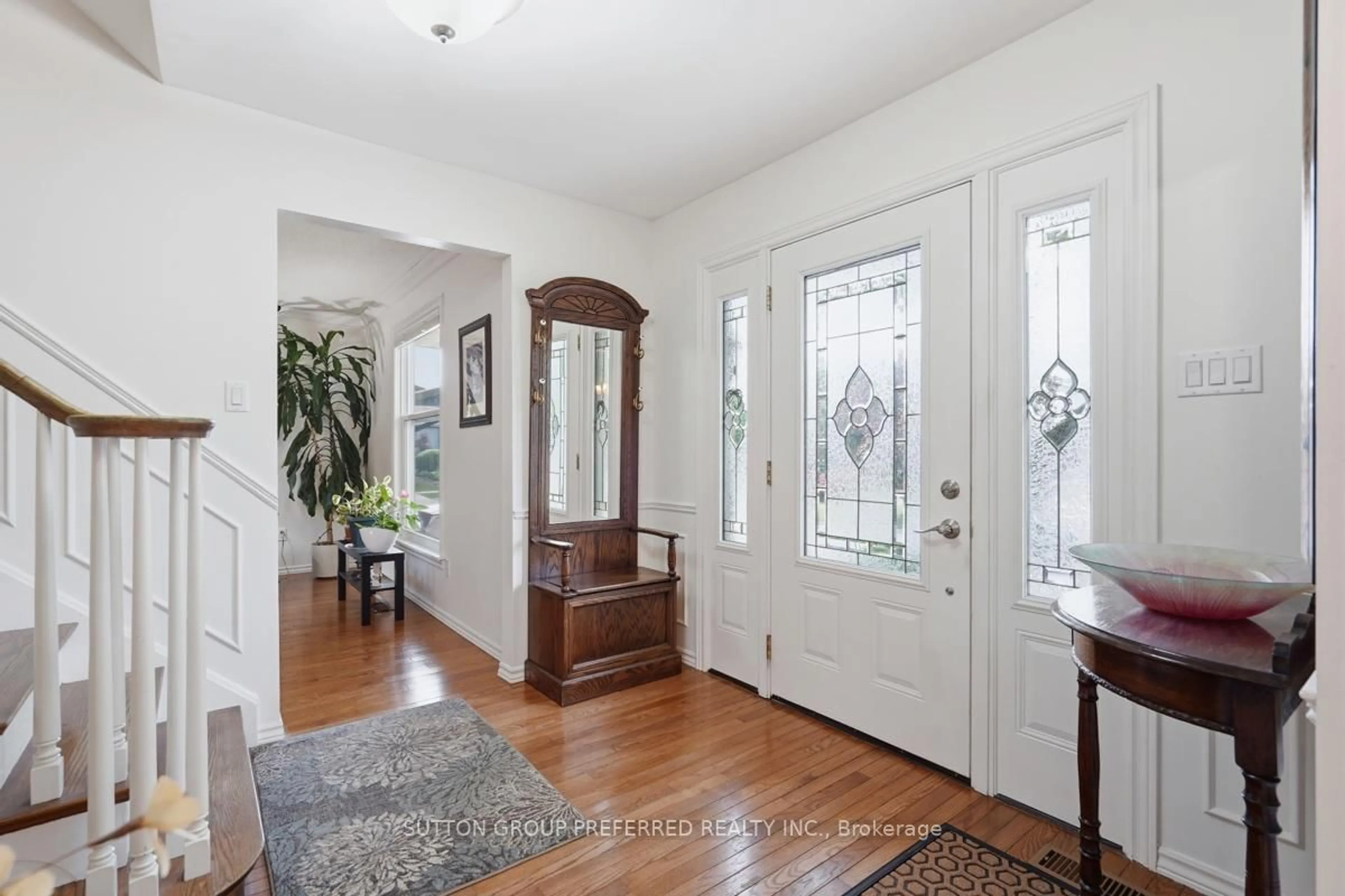 Indoor entryway for 1021 Flintlock Rd, London North Ontario N6H 4M1