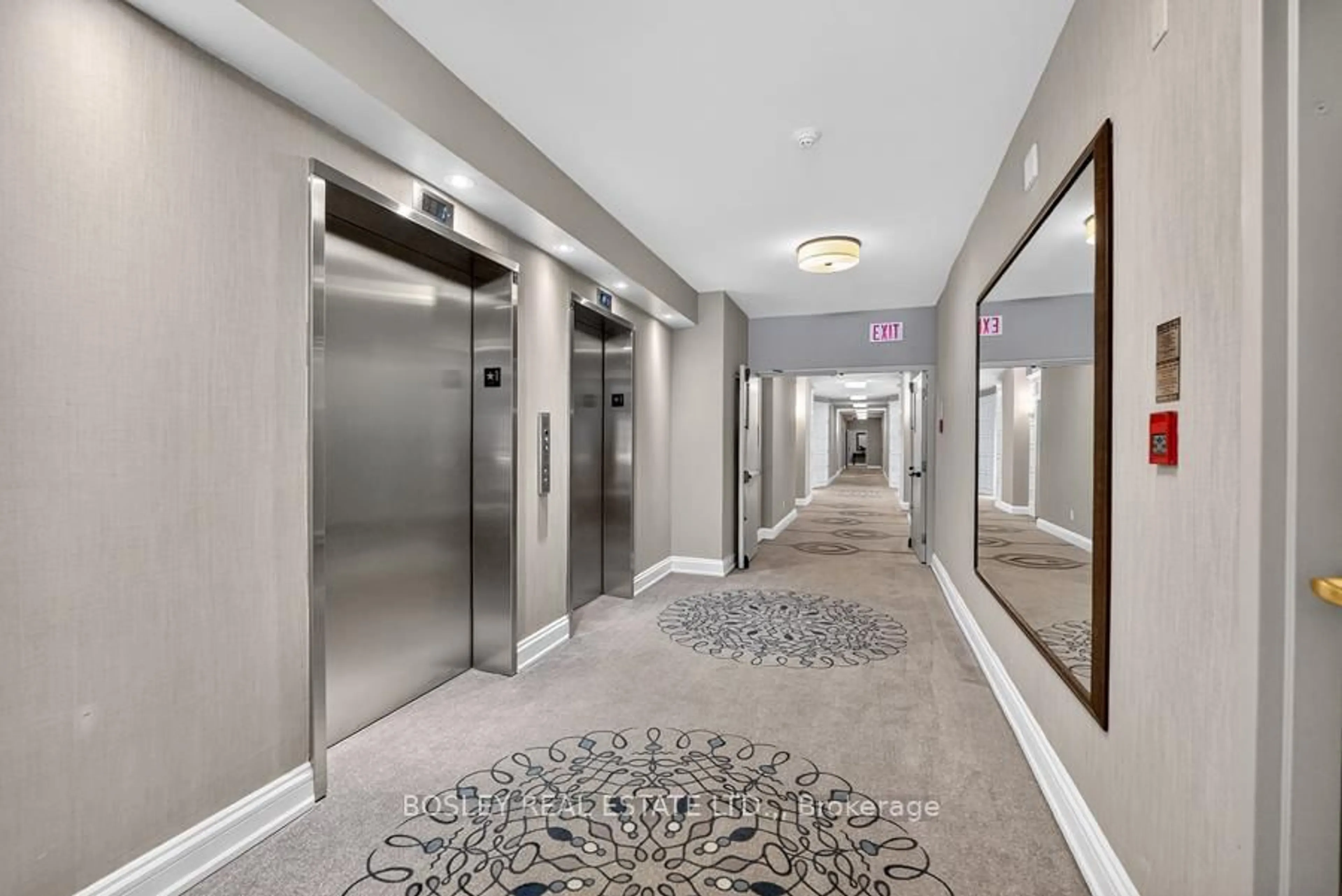 Indoor foyer for 225 Ricardo St #107, Niagara-on-the-Lake Ontario L0S 1J0