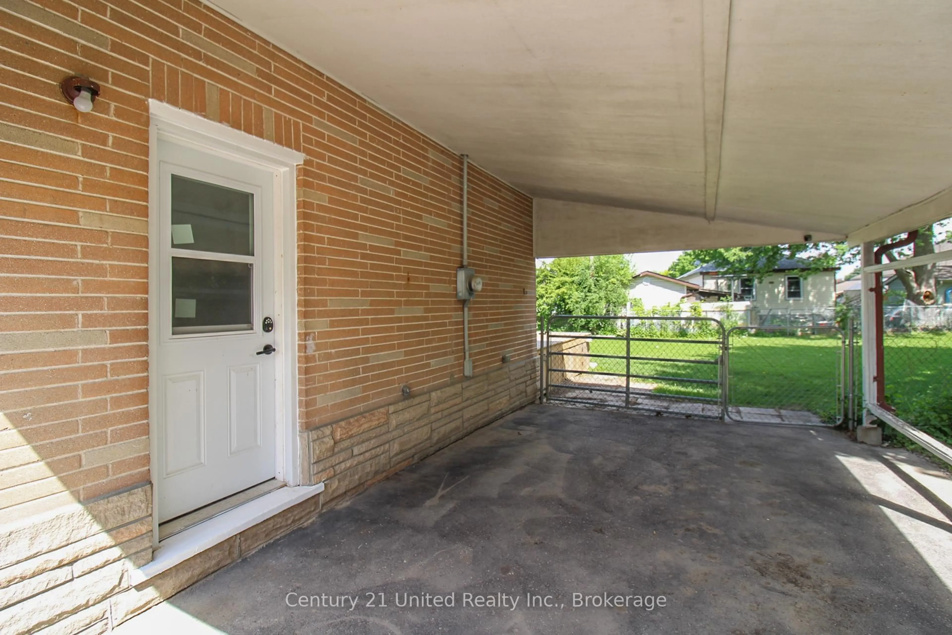 Unknown for 822 Argyle St, Peterborough Ontario K9H 5T3