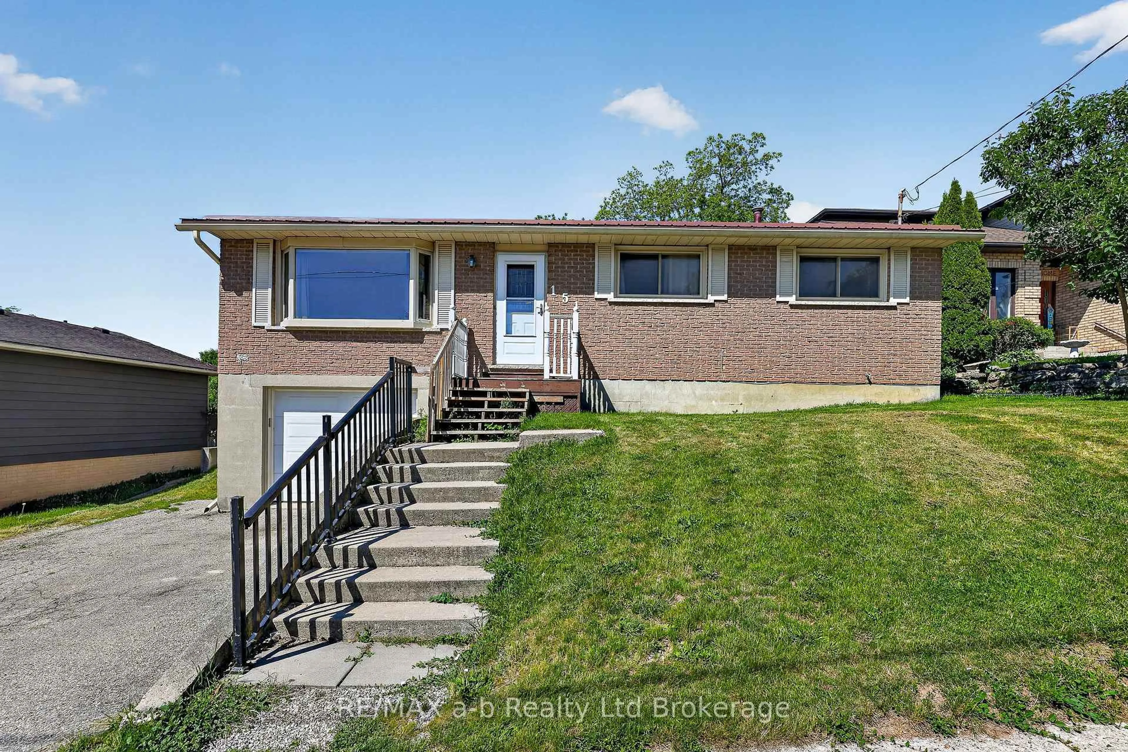 Unknown for 151 McKeand St, Ingersoll Ontario N5C 3J1