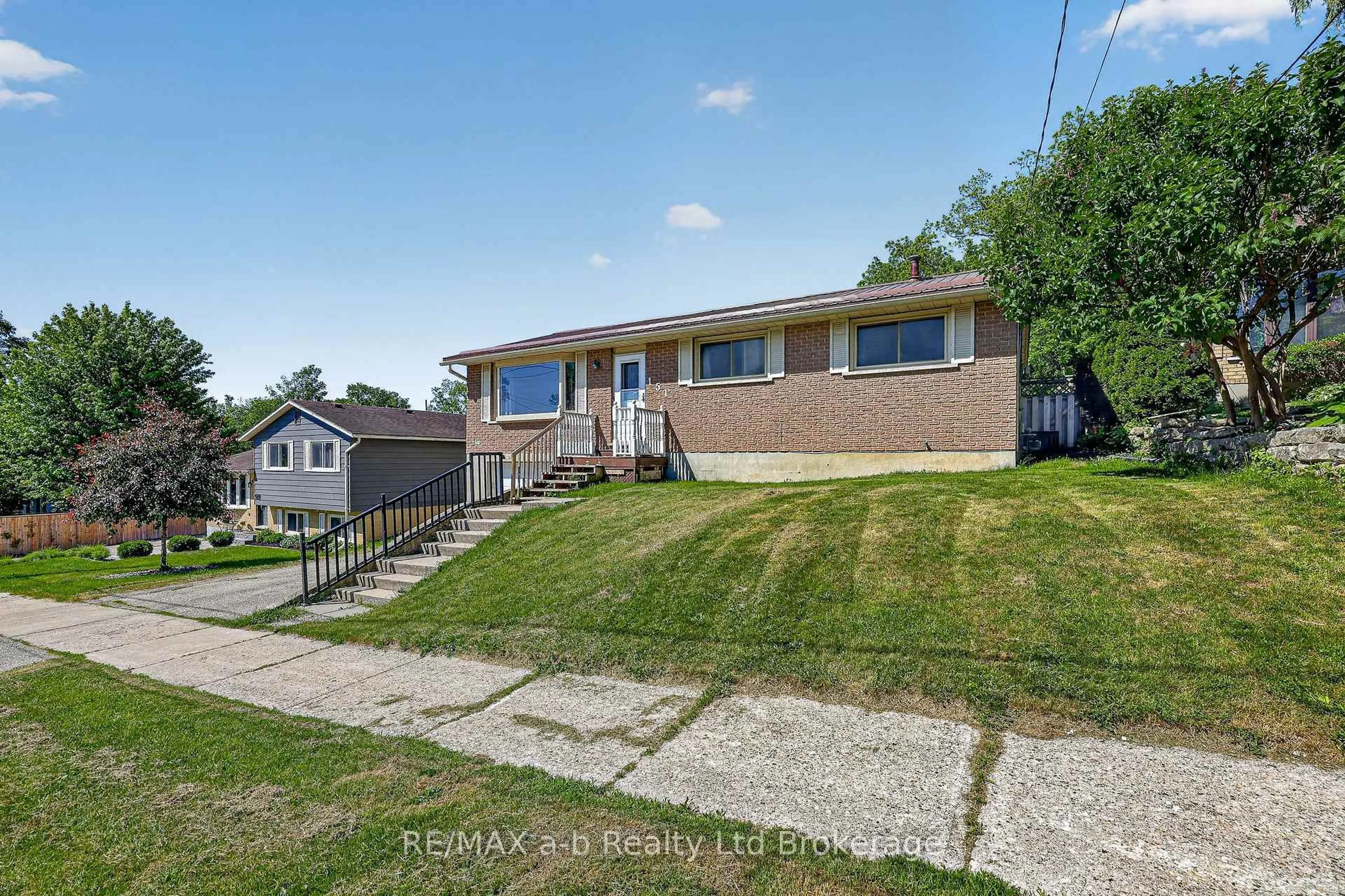 A pic from outside/outdoor area/front of a property/back of a property/a pic from drone, street for 151 McKeand St, Ingersoll Ontario N5C 3J1