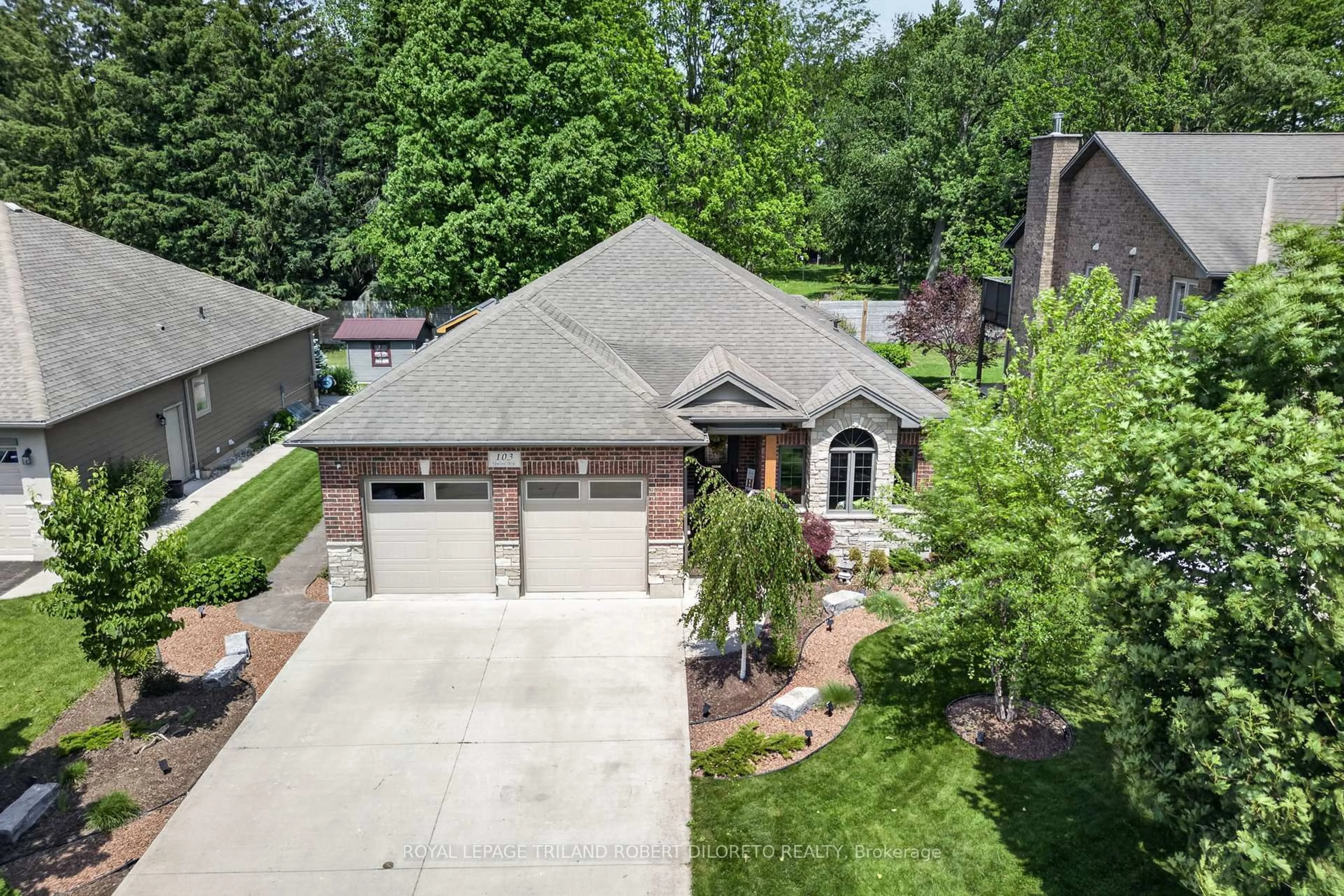 A pic from outside/outdoor area/front of a property/back of a property/a pic from drone, street for 103 Union Ave, Middlesex Centre Ontario N0L 1R0