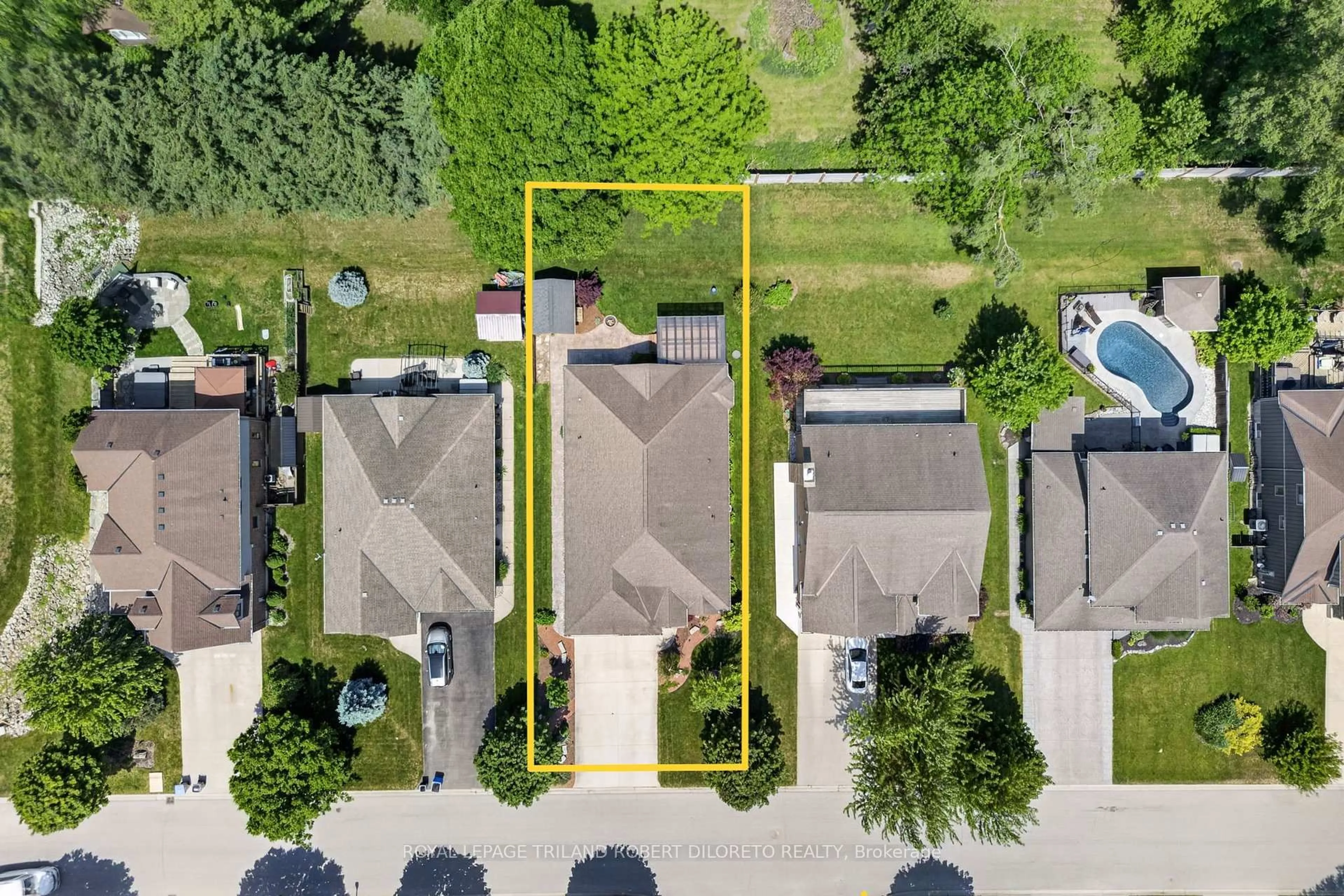 A pic from outside/outdoor area/front of a property/back of a property/a pic from drone, street for 103 Union Ave, Middlesex Centre Ontario N0L 1R0