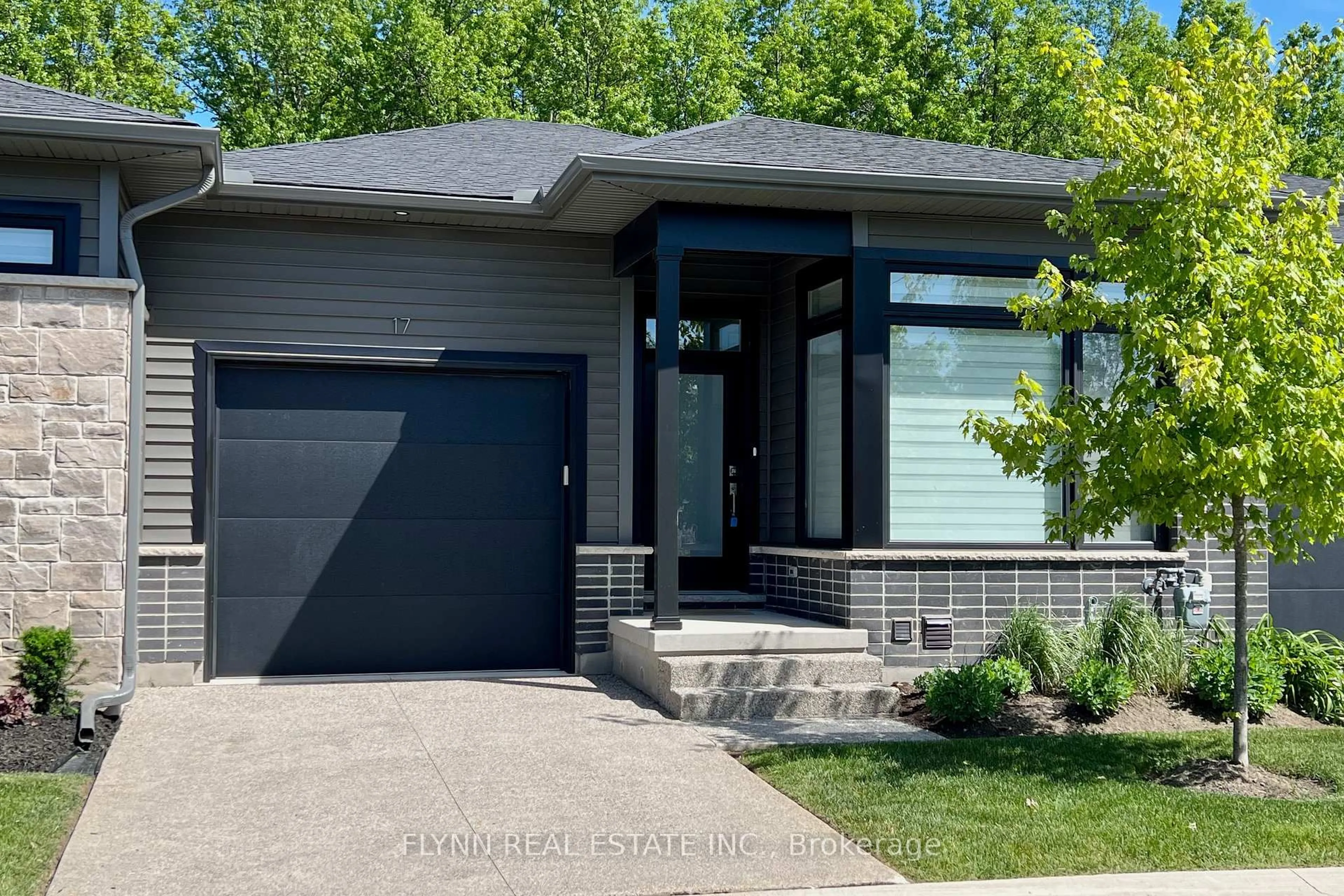 Home with brick exterior material, street for 9150 Willoughby Dr #17, Niagara Falls Ontario L2G 0Z5