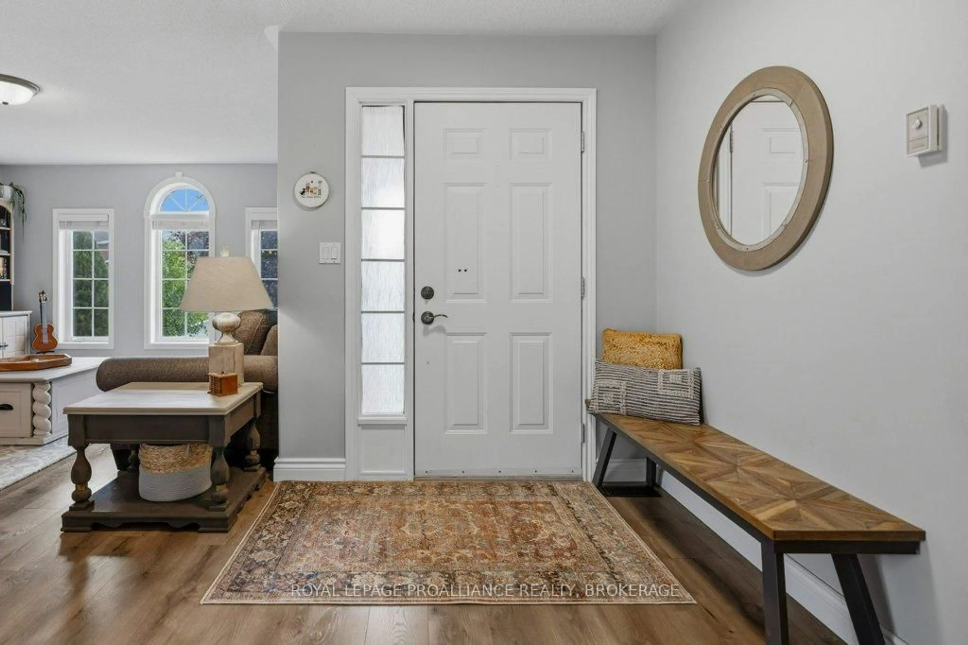 Indoor entryway for 600 Shiloh Ave, Kingston Ontario K7M 8V9