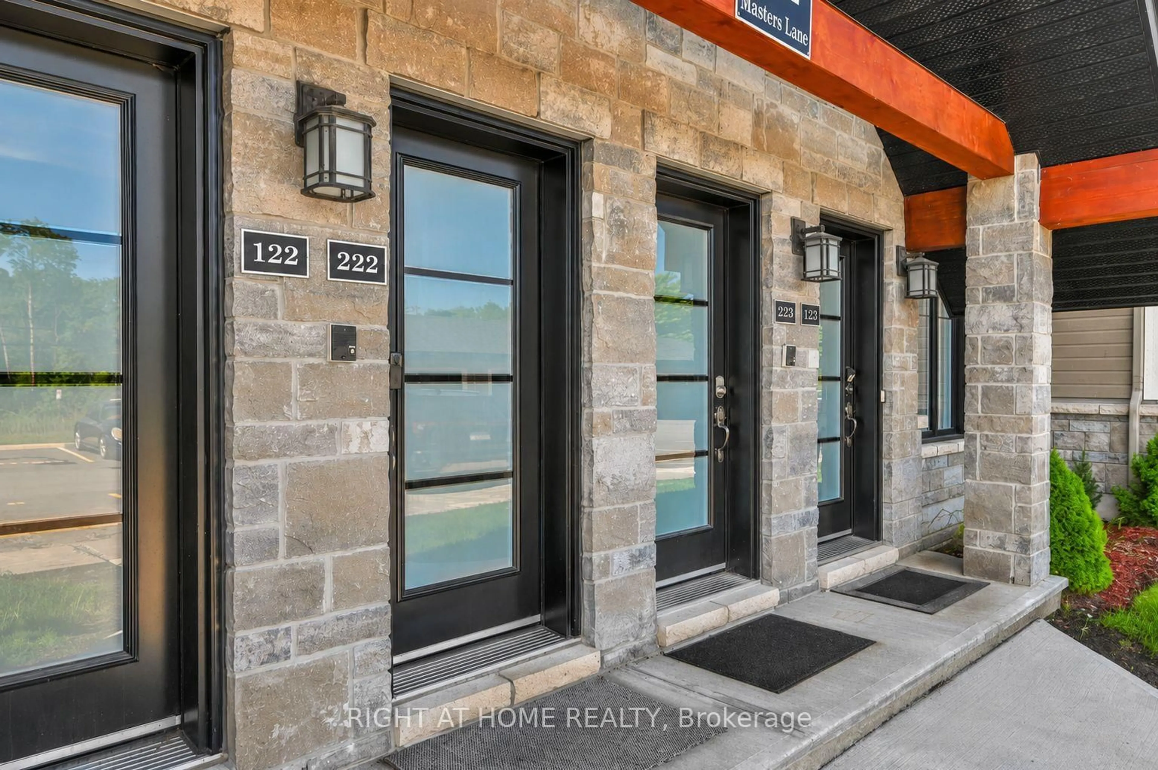 Indoor entryway for 292 Masters Lane #222, Clarence-Rockland Ontario K4K 0K5
