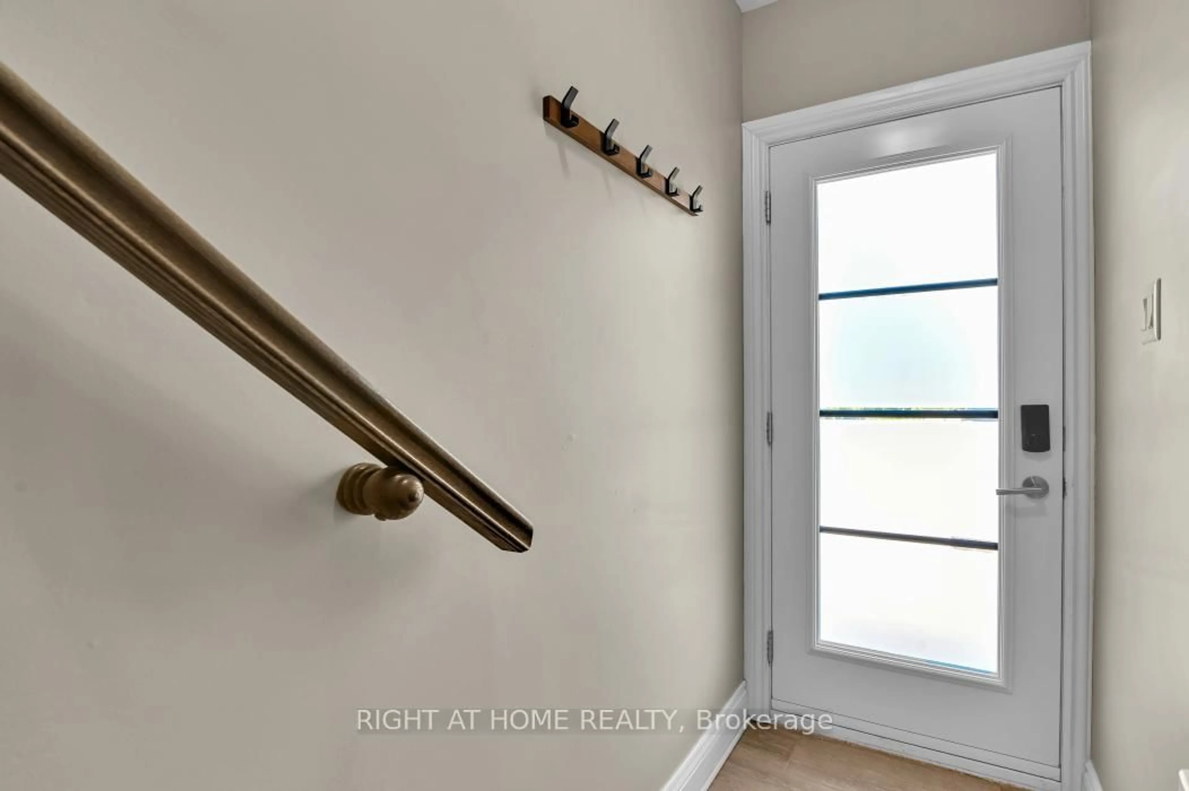 Indoor entryway for 292 Masters Lane #222, Clarence-Rockland Ontario K4K 0K5