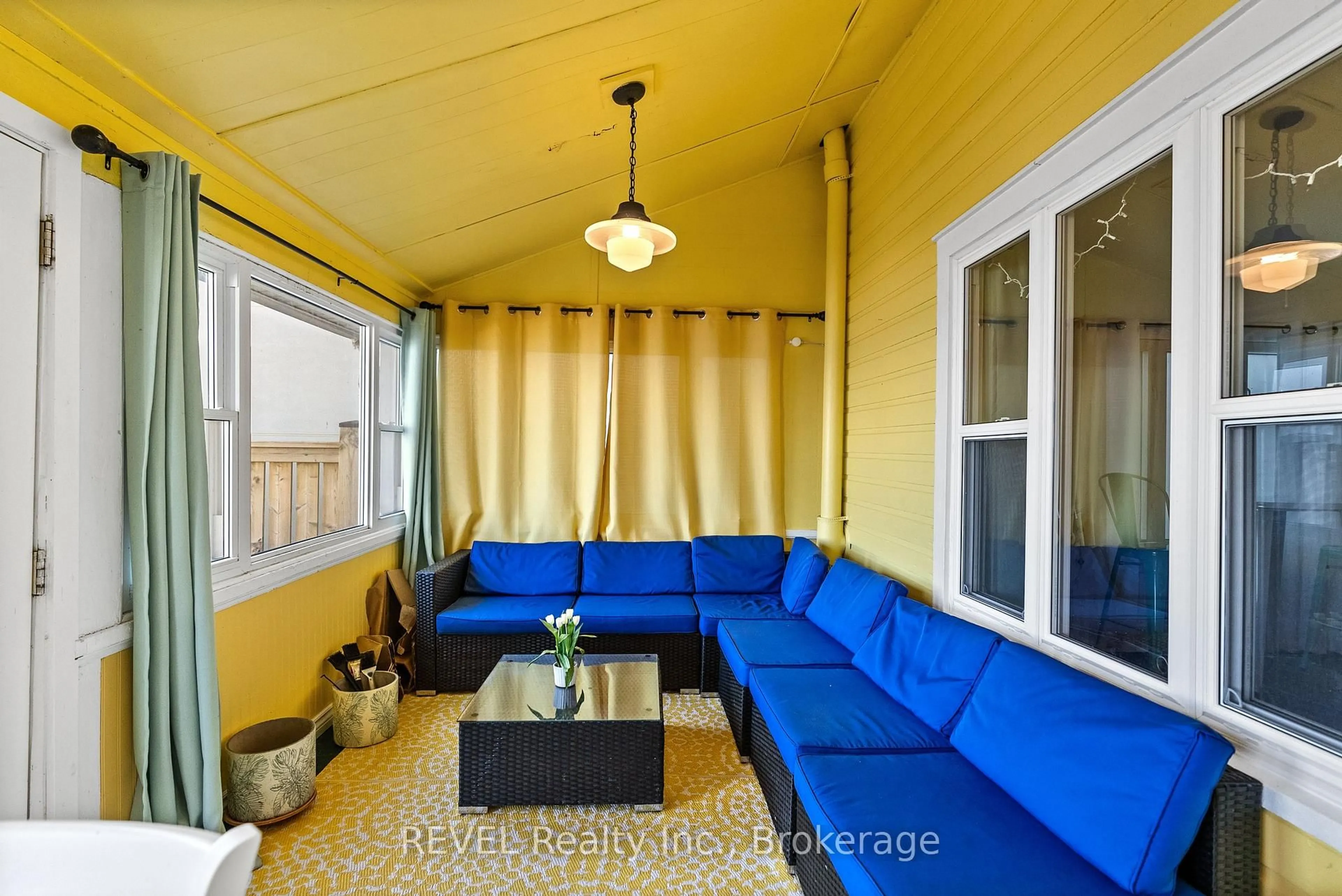 Patio, street for 3819 Terrace Lane, Fort Erie Ontario L0S 1B0