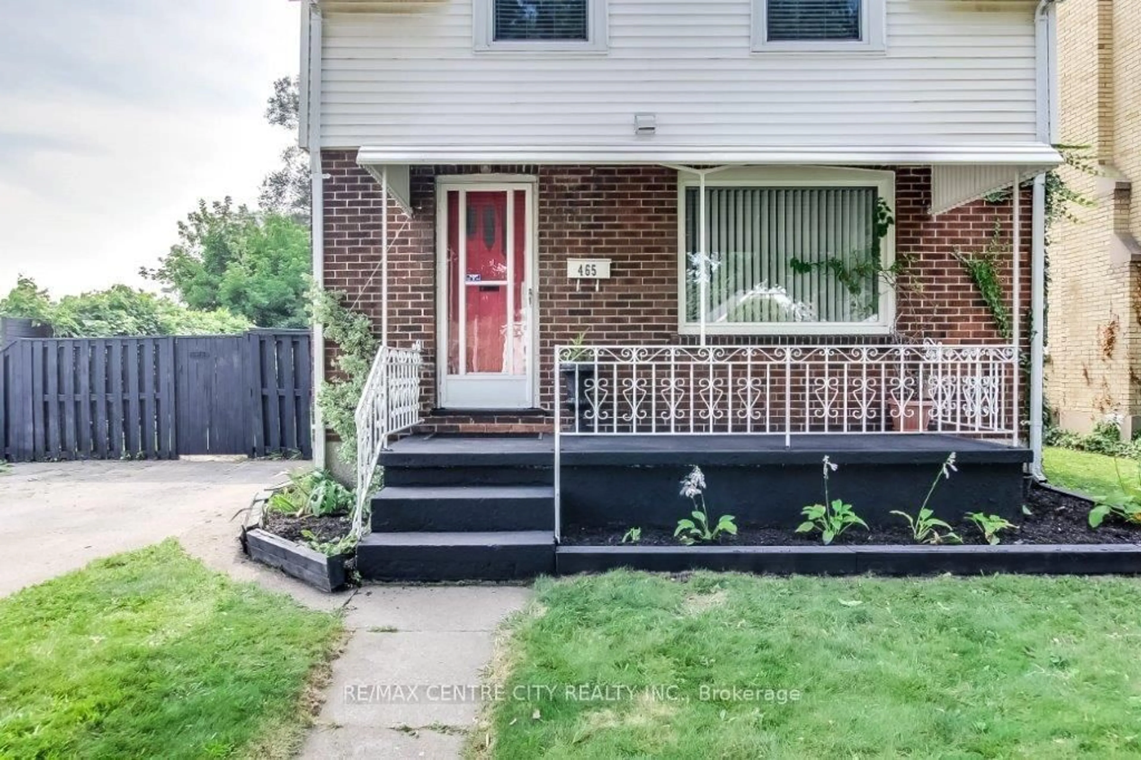 Home with brick exterior material, street for 465 Ashland Ave, London East Ontario N5W 4G6