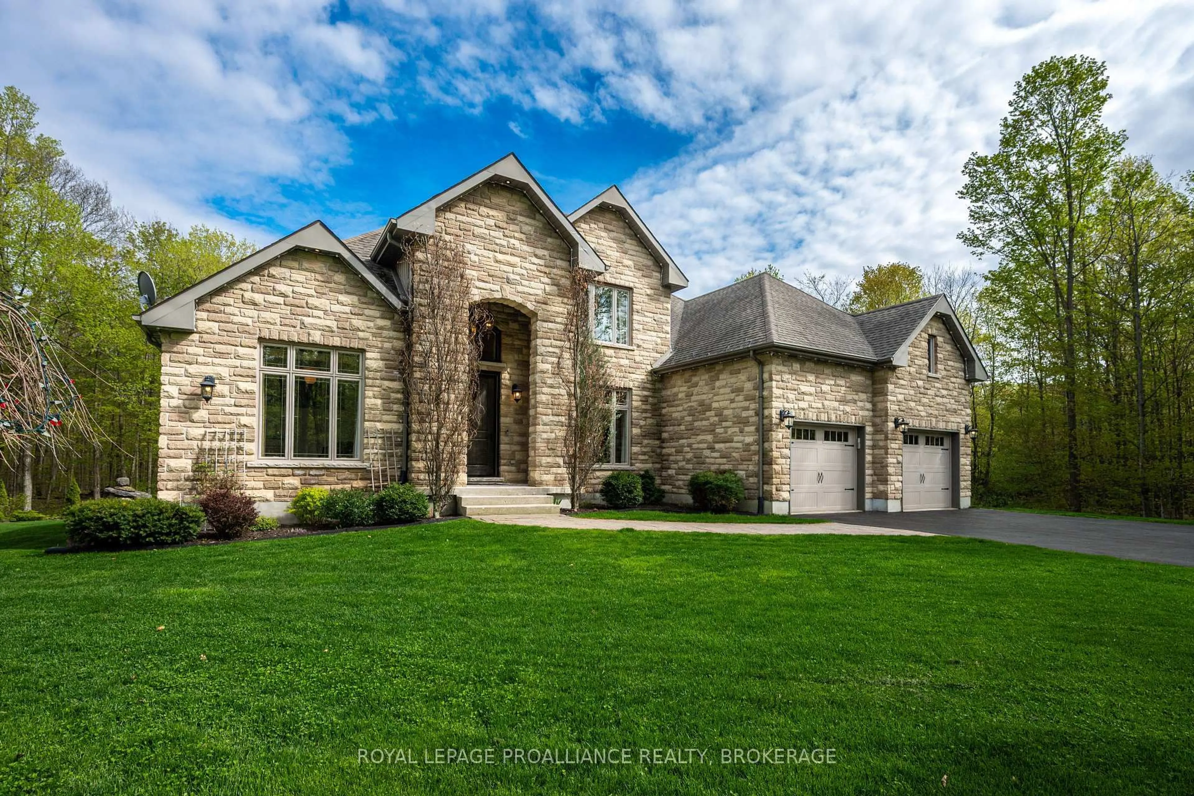 Home with brick exterior material, street for 2918 Leeman Rd, Mcdonalds Corners Ontario K0H 1M0