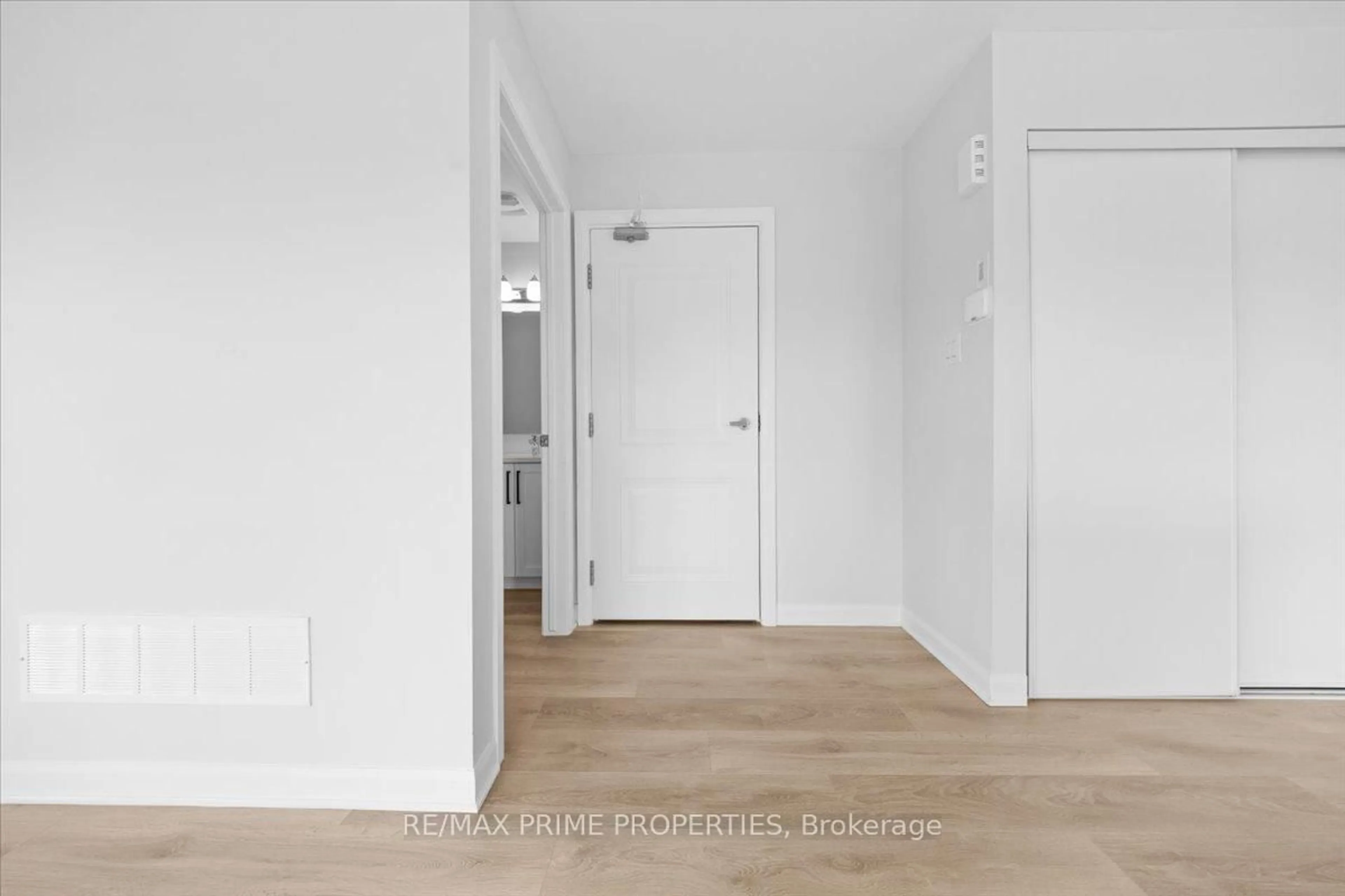 Indoor entryway for 700B Amberwing Private #B, Ottawa Ontario K4A 5H5