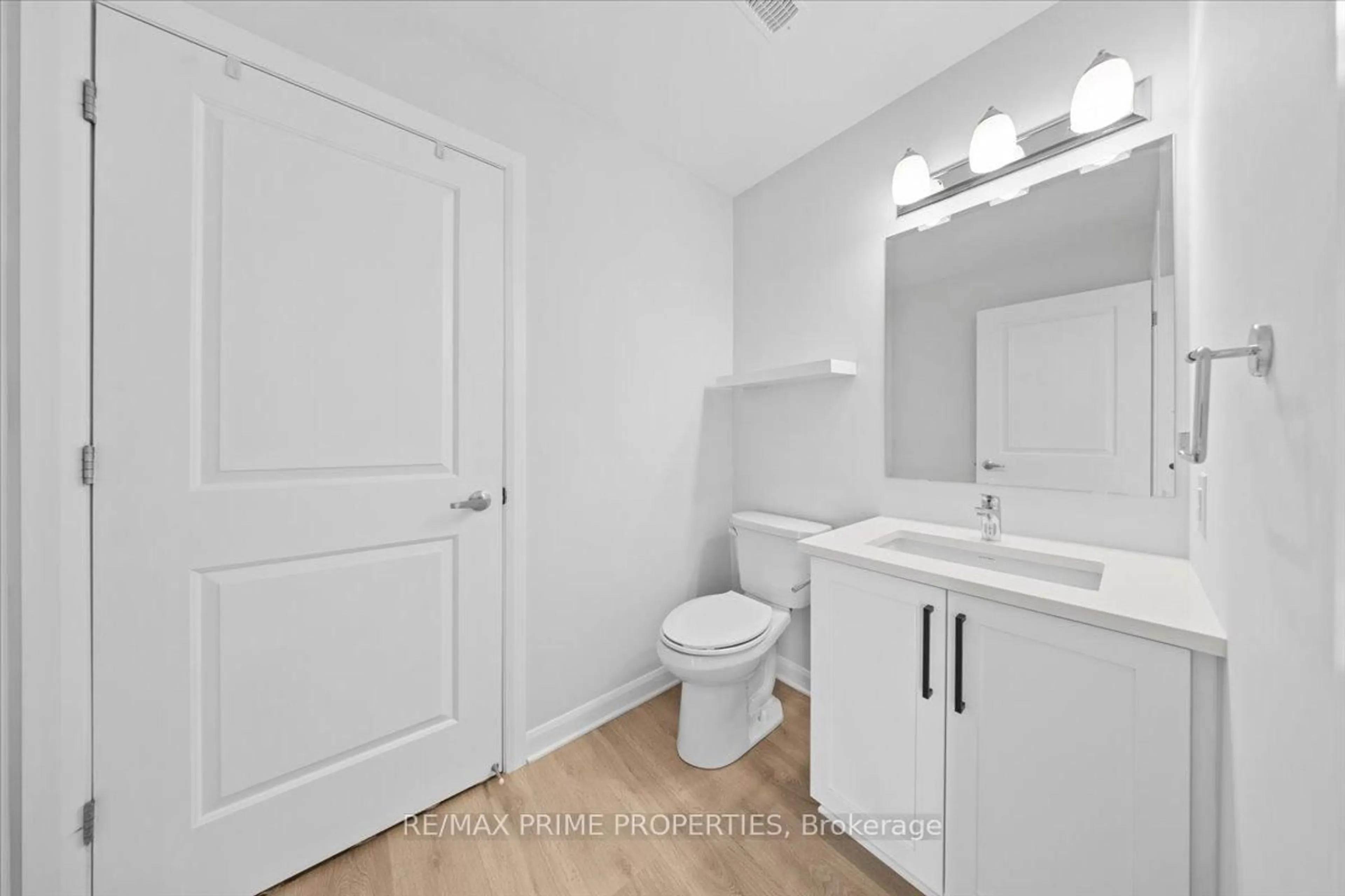 Standard bathroom, unknown for 700B Amberwing Private #B, Ottawa Ontario K4A 5H5