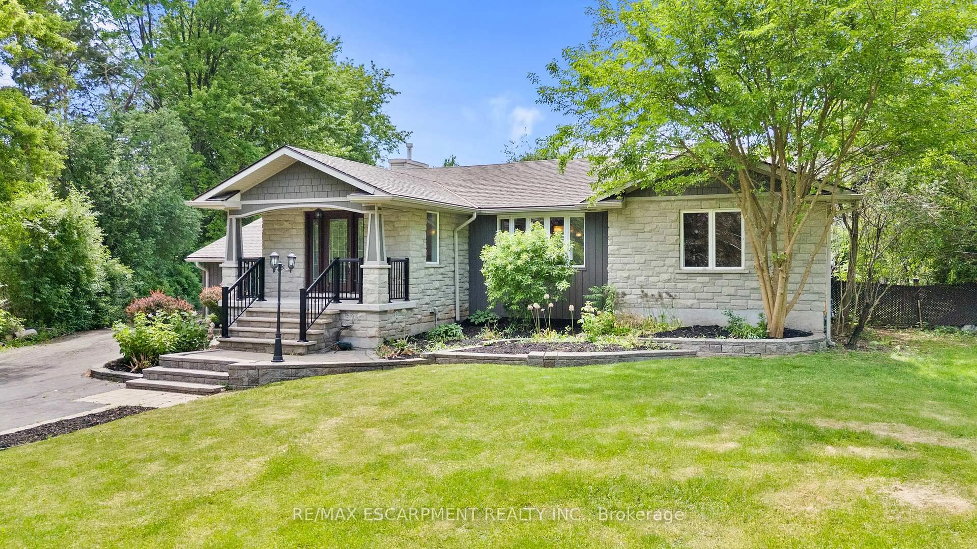 Unknown for 404 Hamilton Dr, Hamilton Ontario L9G 2B1