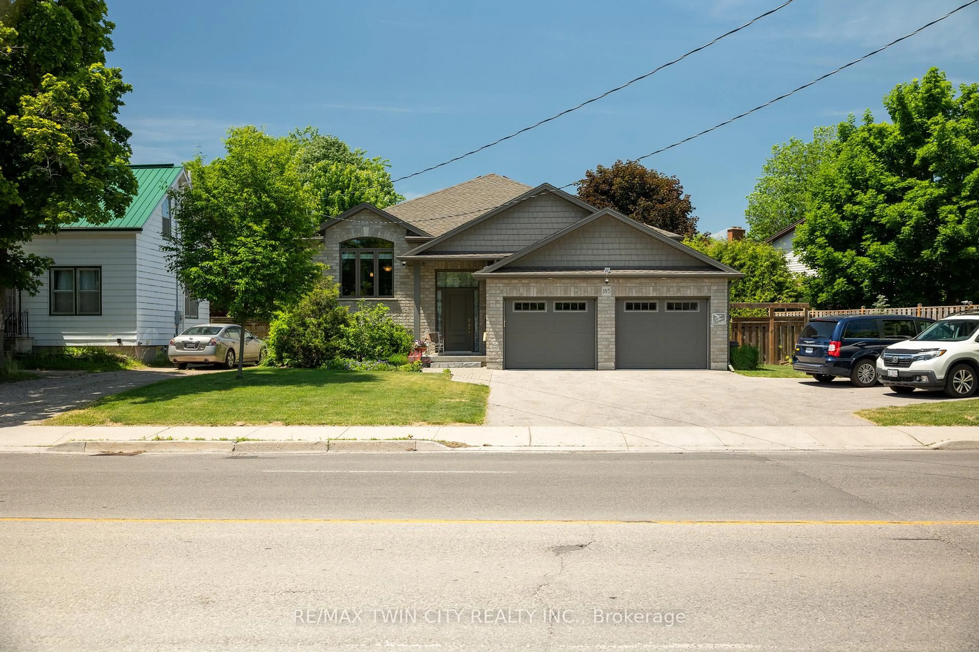 Home with brick exterior material, street for 185 MOUNT PLEASANT St, Brantford Ontario N3T 1T6