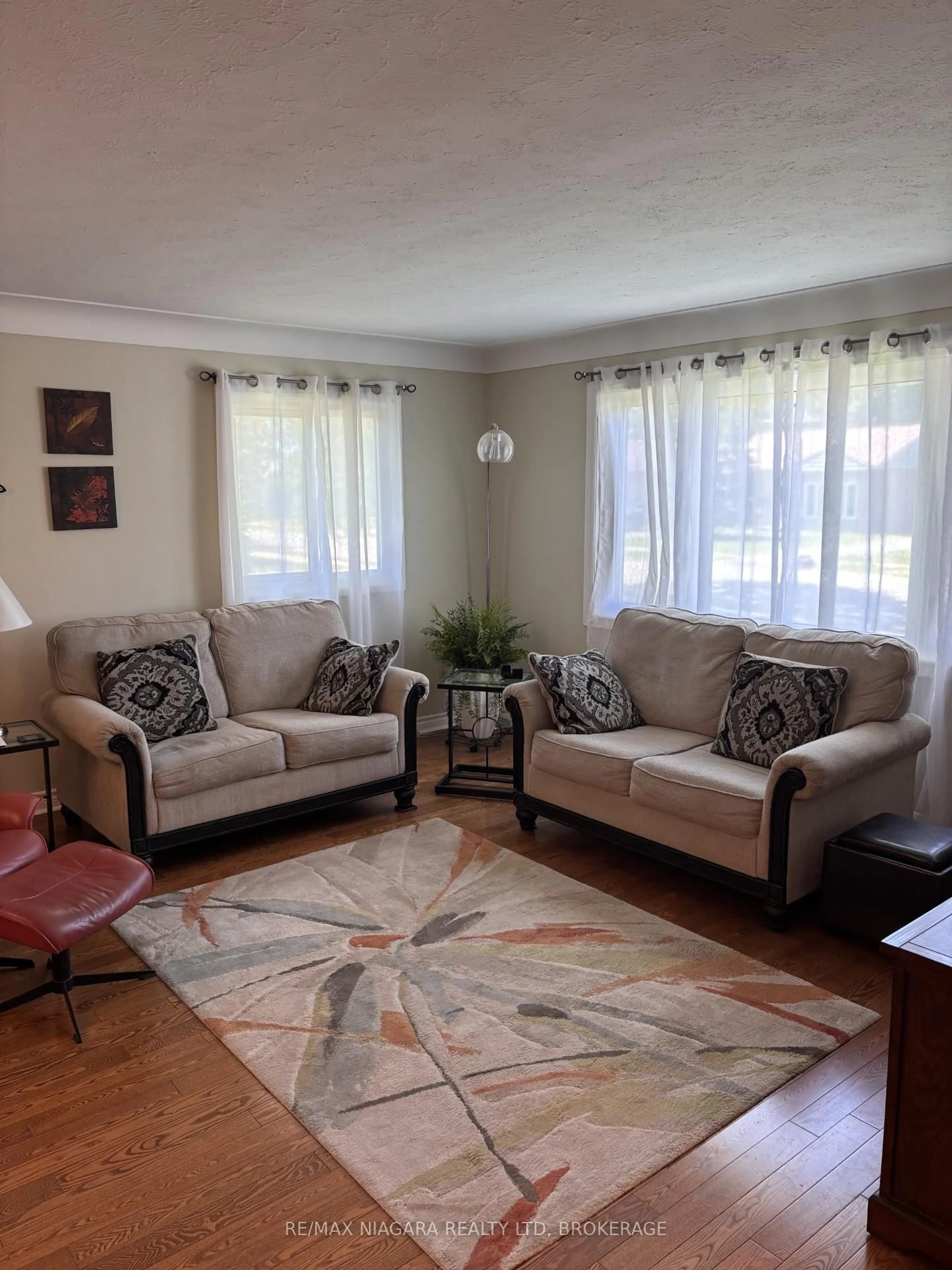 Living room with furniture, unknown for 7380 Marieclaude Ave, Niagara Falls Ontario L2G 5L9