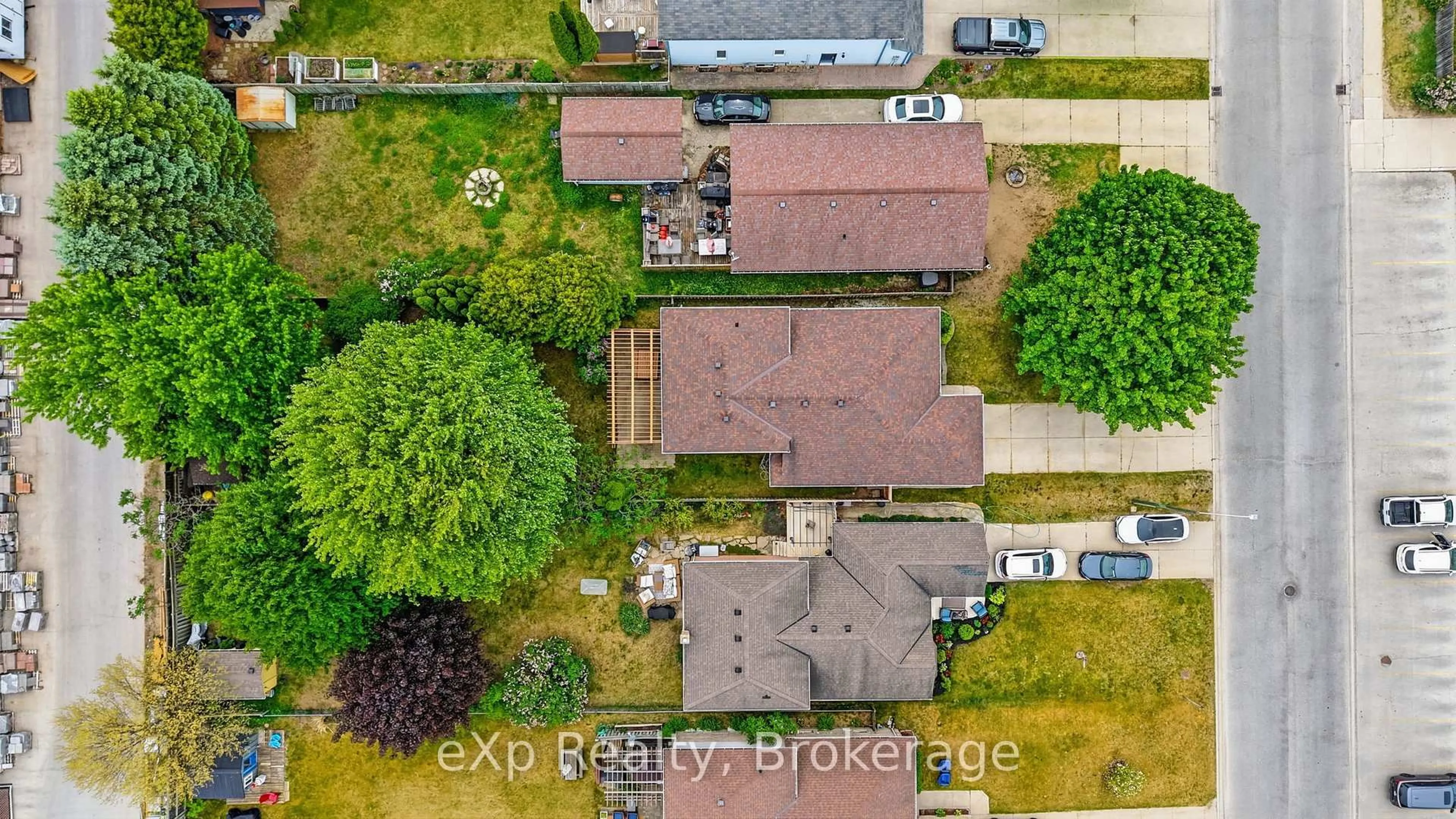 A pic from outside/outdoor area/front of a property/back of a property/a pic from drone, street for 957 Waterloo St, Saugeen Shores Ontario N0H 2C2