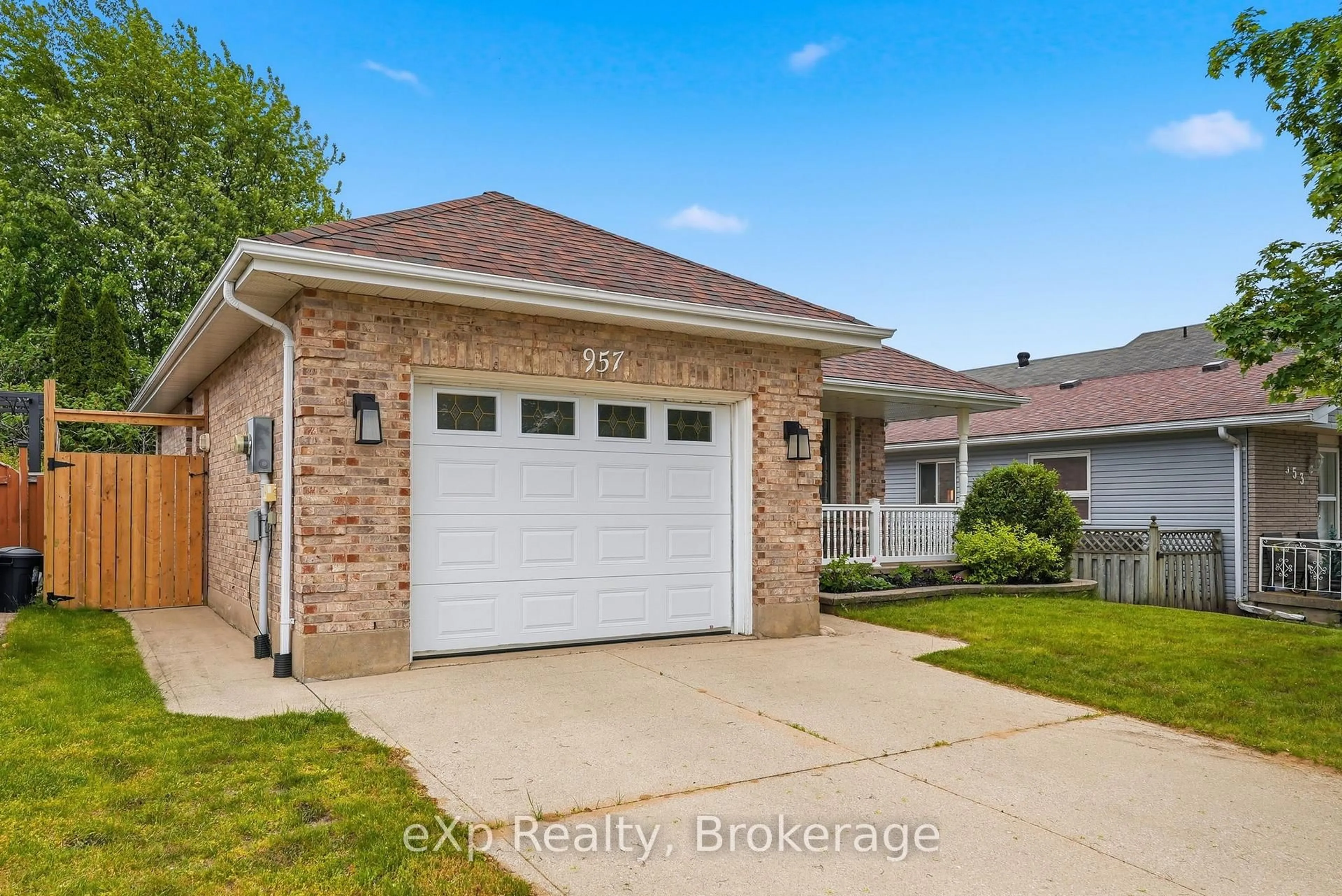Home with brick exterior material, street for 957 Waterloo St, Saugeen Shores Ontario N0H 2C2