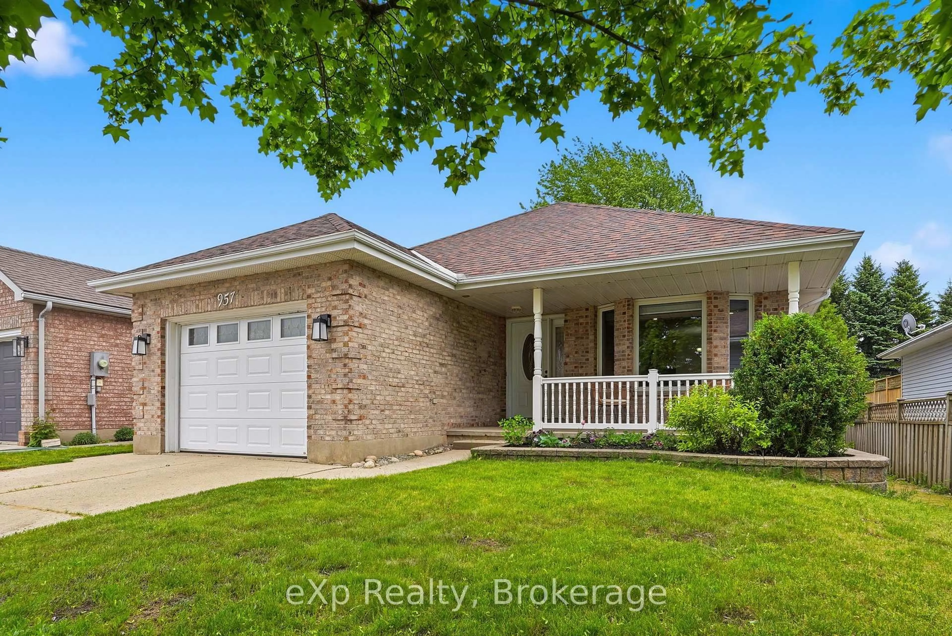 Home with brick exterior material, street for 957 Waterloo St, Saugeen Shores Ontario N0H 2C2