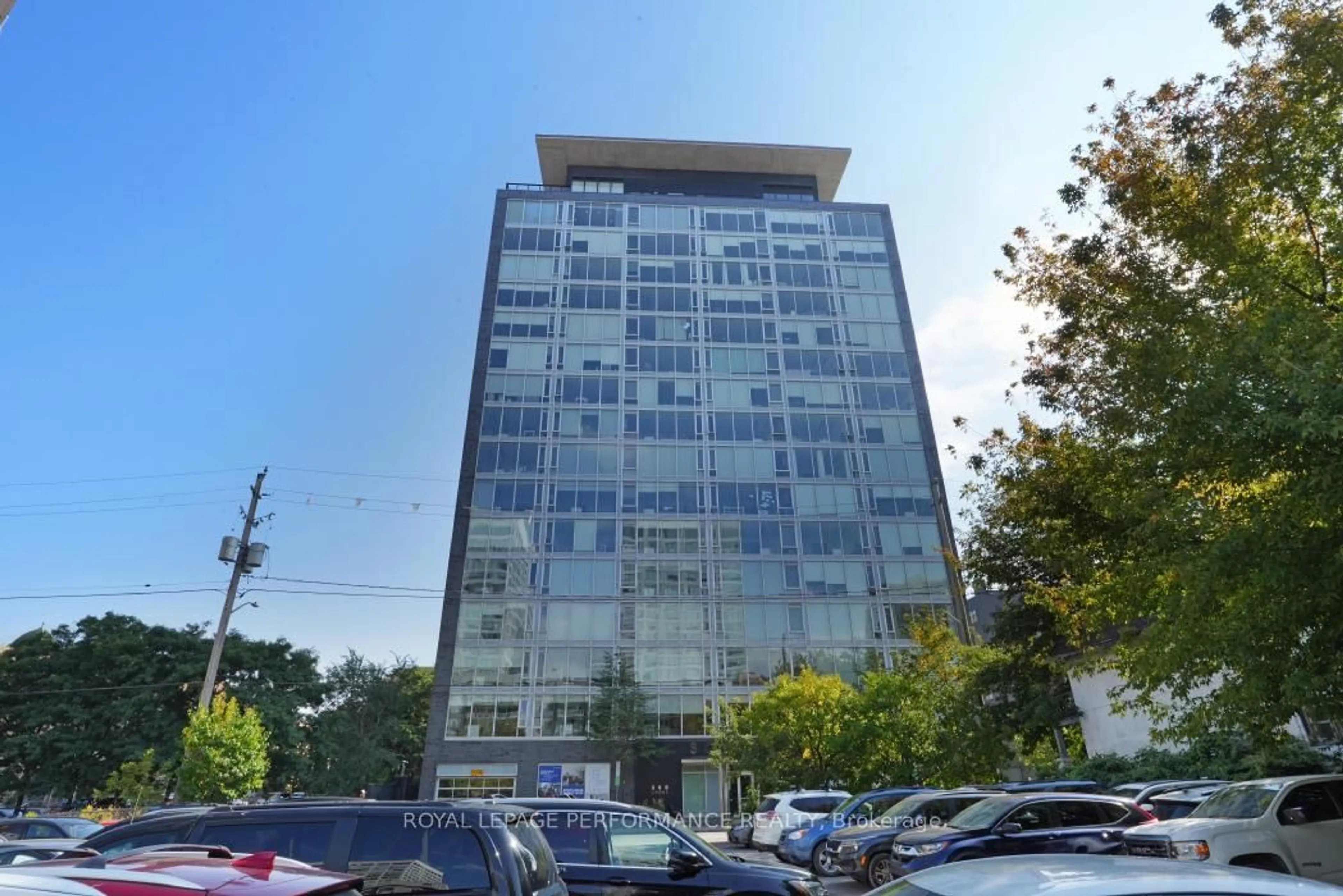Indoor foyer for 300 Lisgar St #702, Ottawa Ontario K2P 0E2