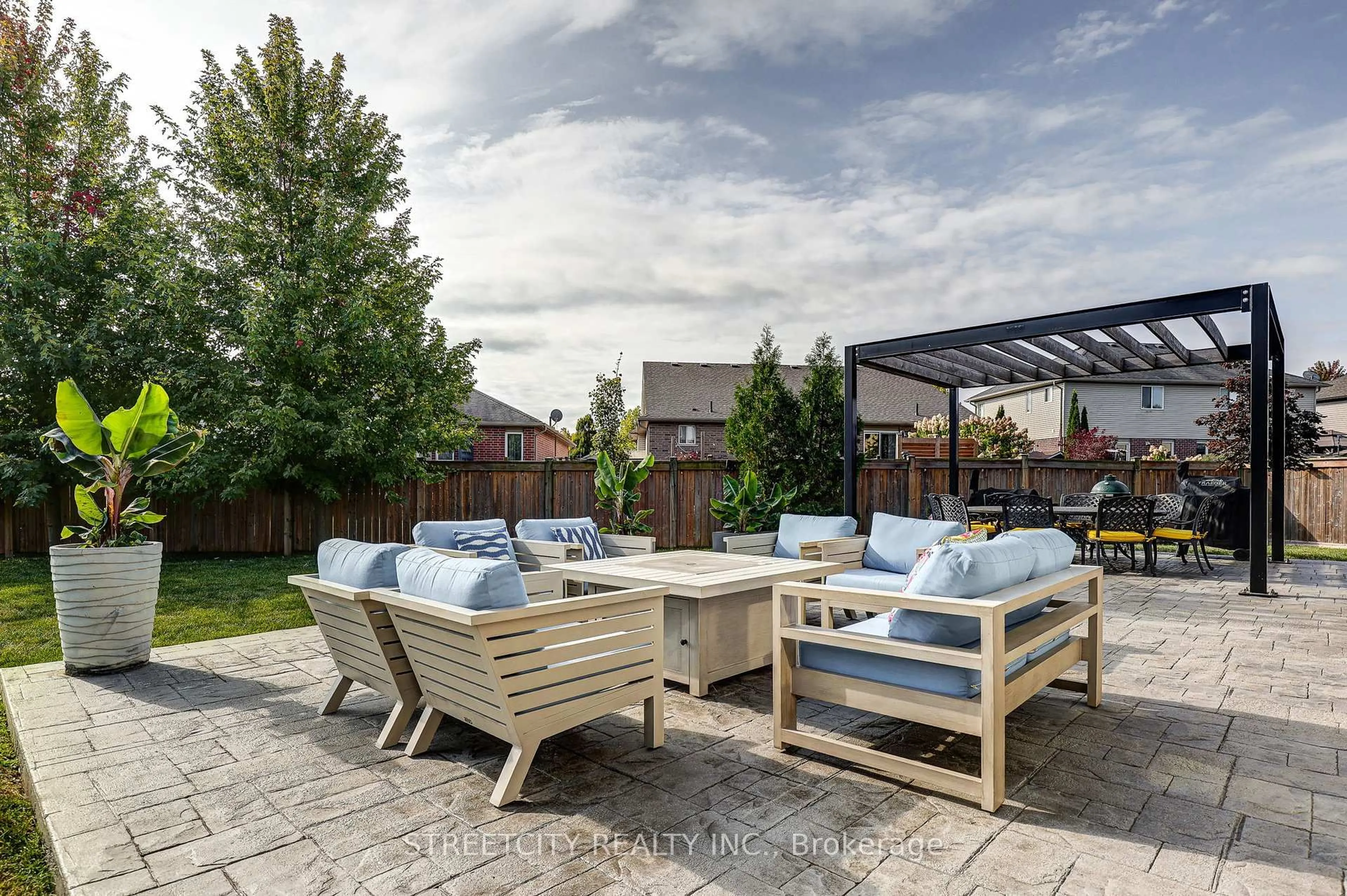 Patio, unknown for 28 Martingale Terr, St. Thomas Ontario N5R 0H6