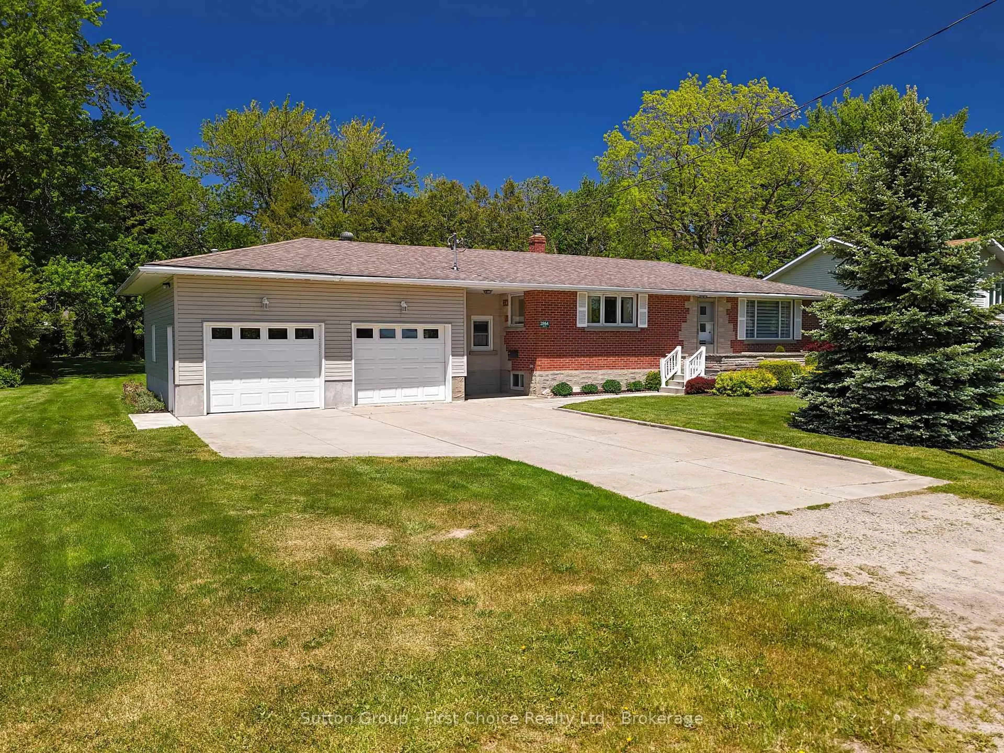 Home with vinyl exterior material, street for 2864 Perth Line 45, Perth East Ontario N0K 1J0