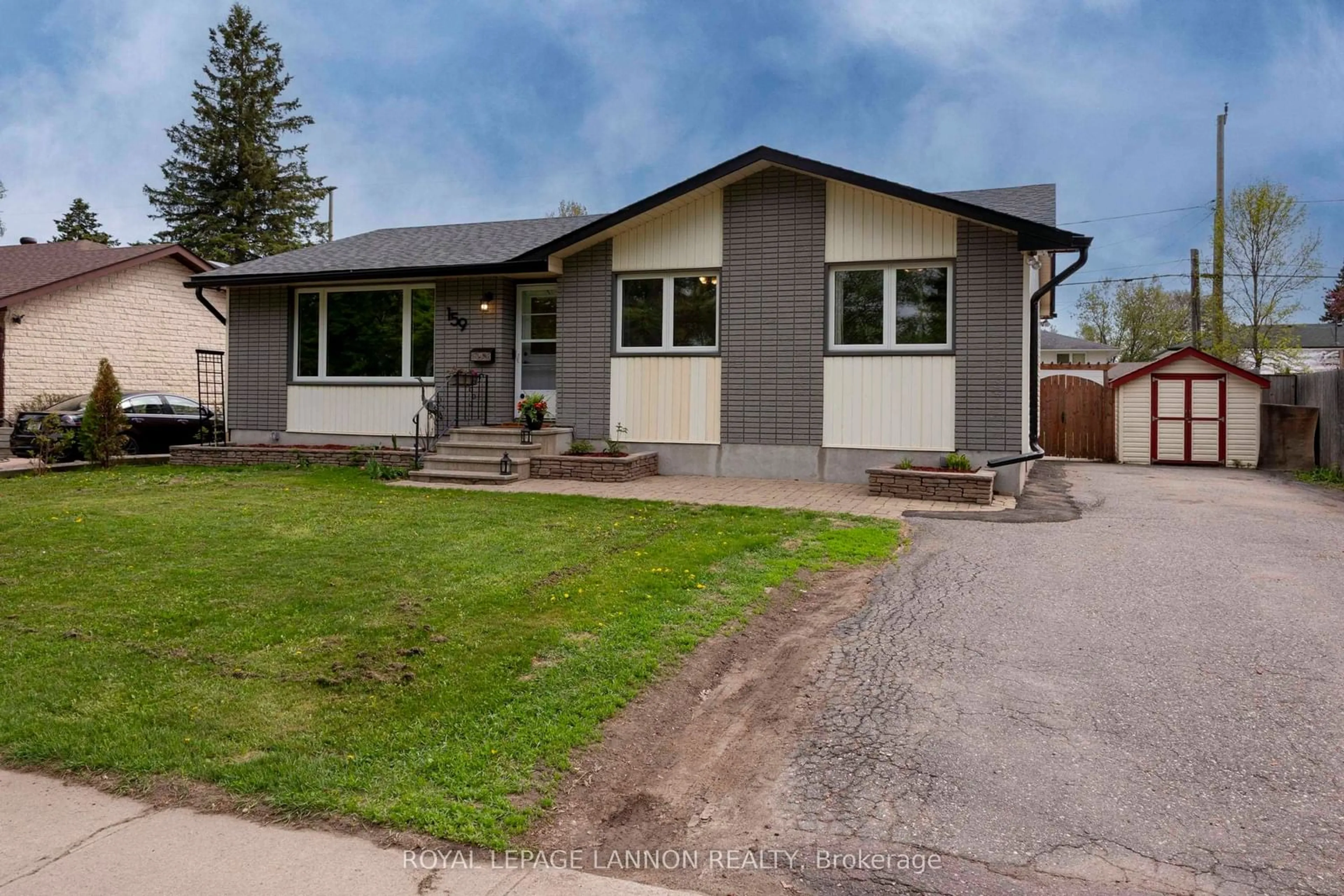 Home with vinyl exterior material, street for 159 Woodside St, Thunder Bay Ontario P7A 7G4
