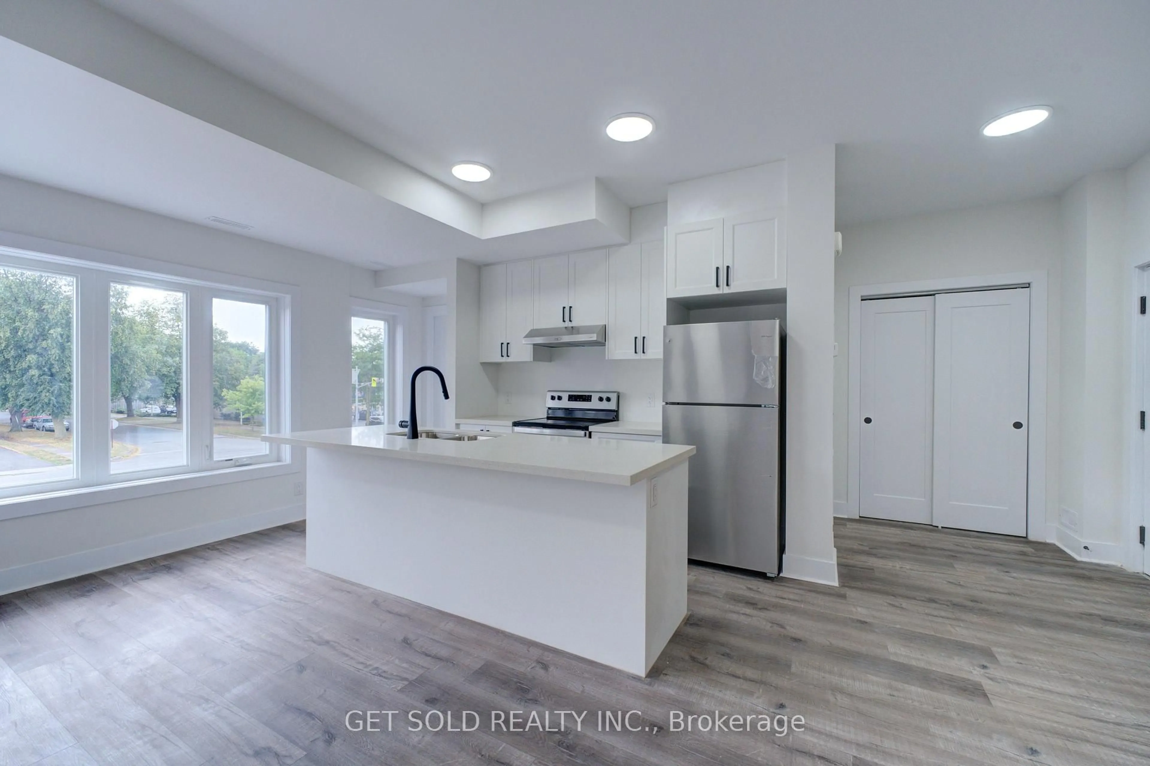 Open concept kitchen, unknown for 6701 Thorold Stone Rd #10, Niagara Falls Ontario L2J 1B3