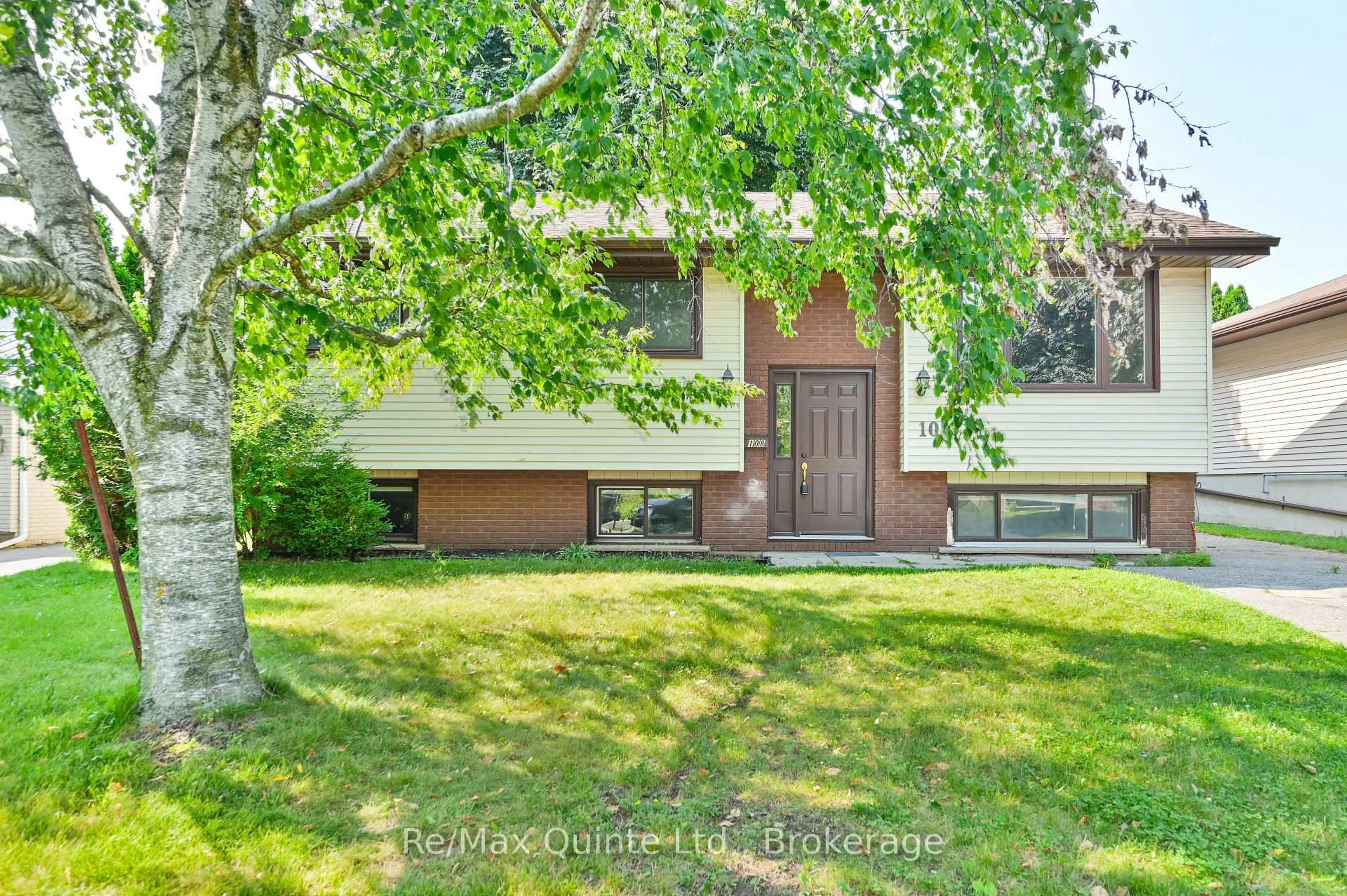 Home with vinyl exterior material, street for 108 Nicholas St, Quinte West Ontario K8V 6B2