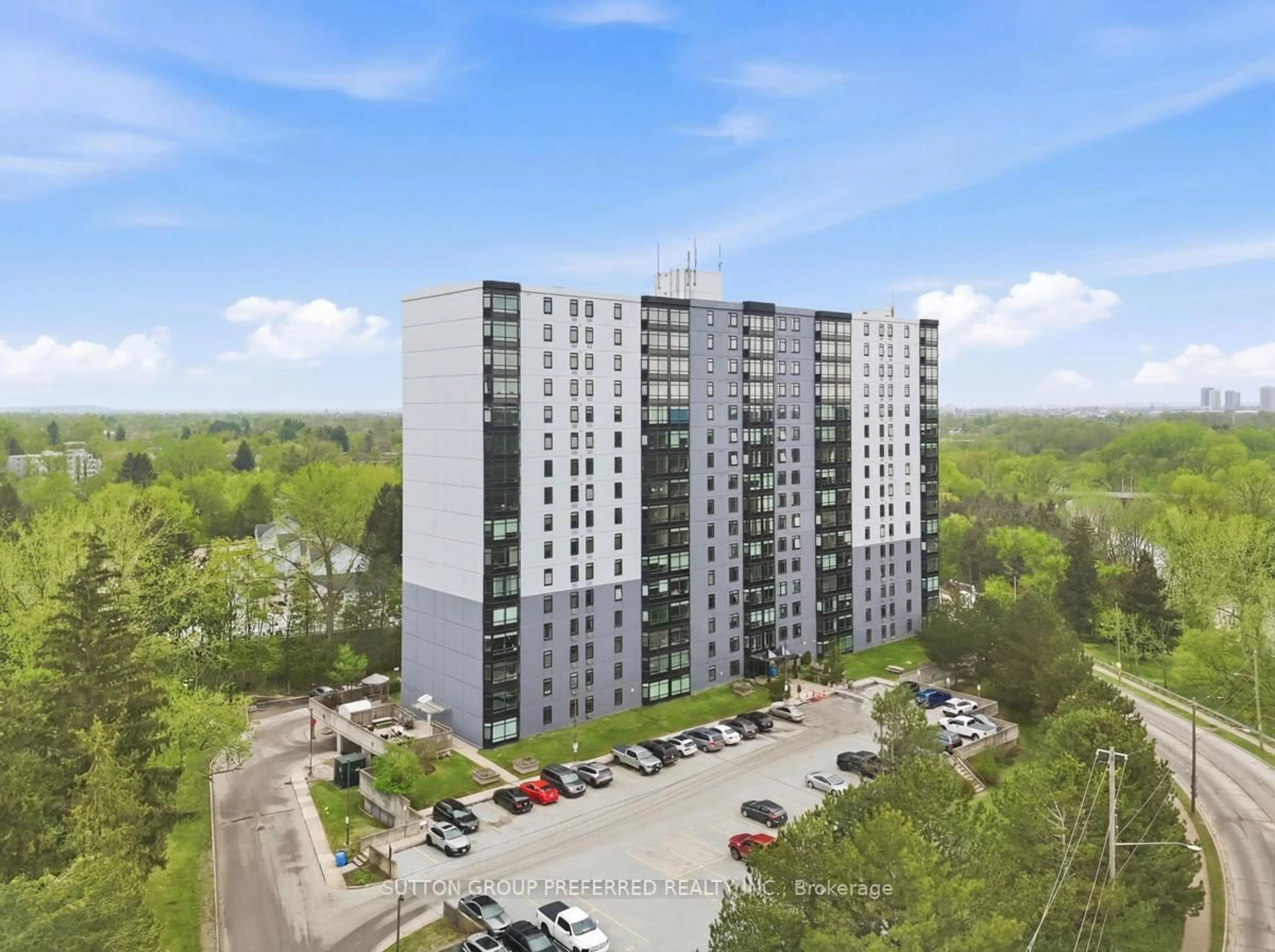 A pic from outside/outdoor area/front of a property/back of a property/a pic from drone, unknown for 45 Pond Mills Rd #206, London South Ontario N5Z 4W5