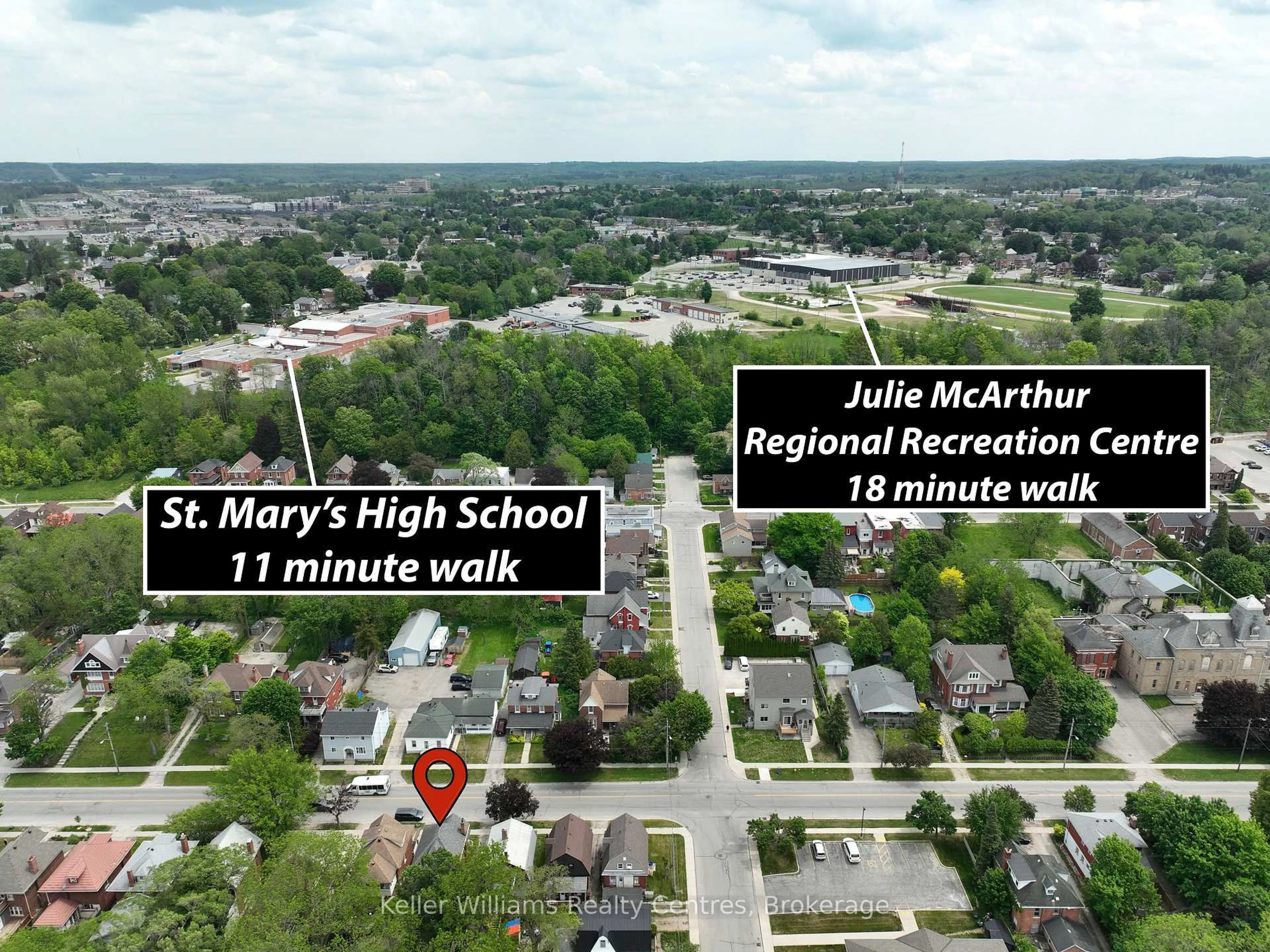 A pic from outside/outdoor area/front of a property/back of a property/a pic from drone, street for 1318 3rd Ave, Owen Sound Ontario N4K 2L7